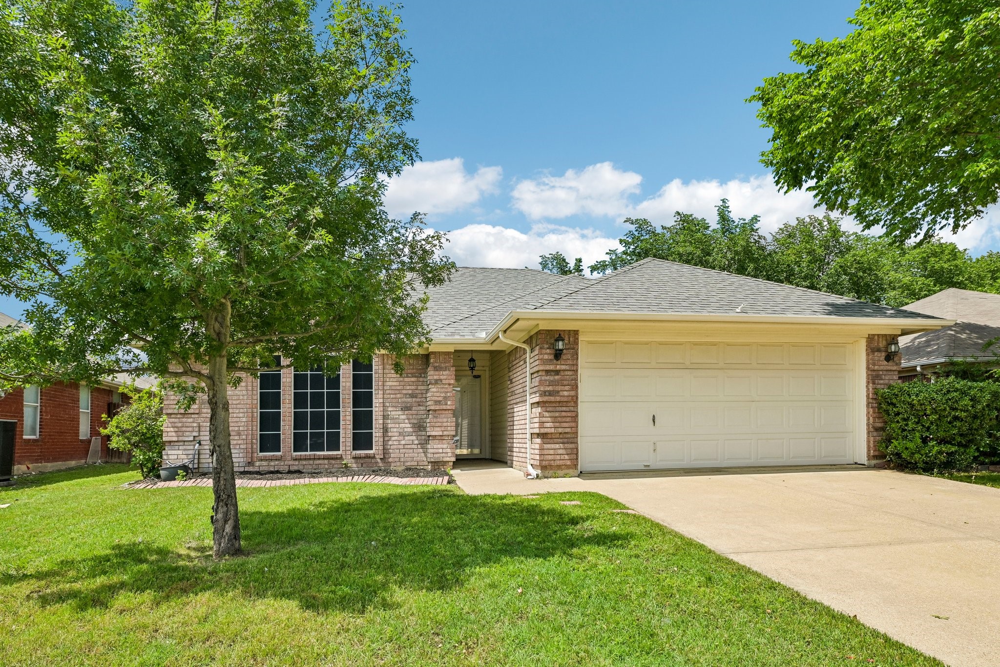 1036 Spring Hill Drive Saginaw TX 76179