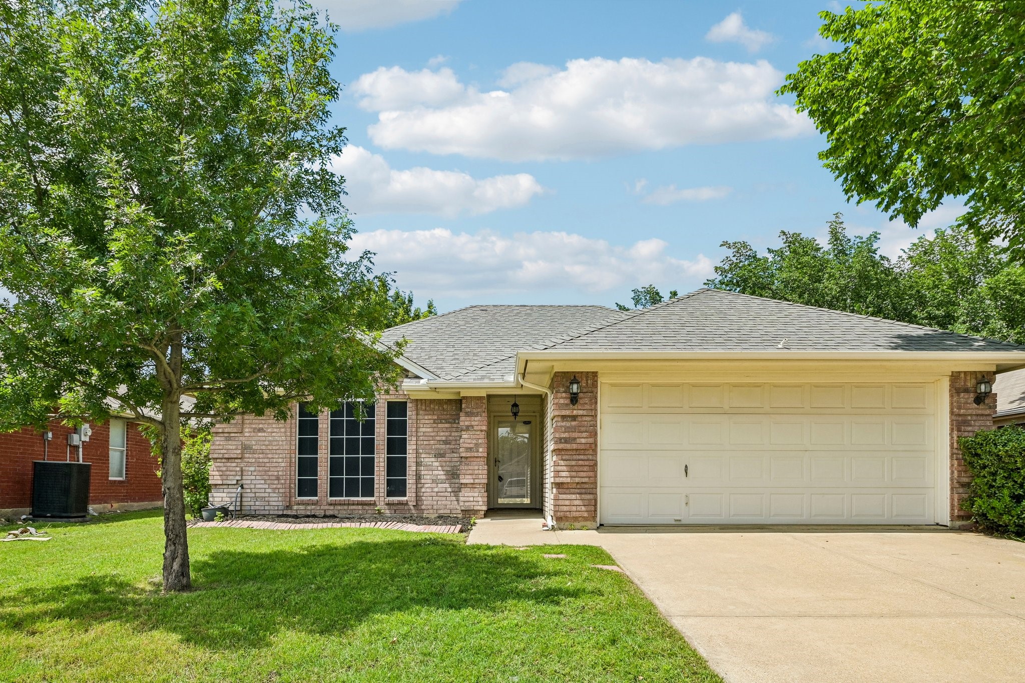 1036 Spring Hill Drive Saginaw TX 76179