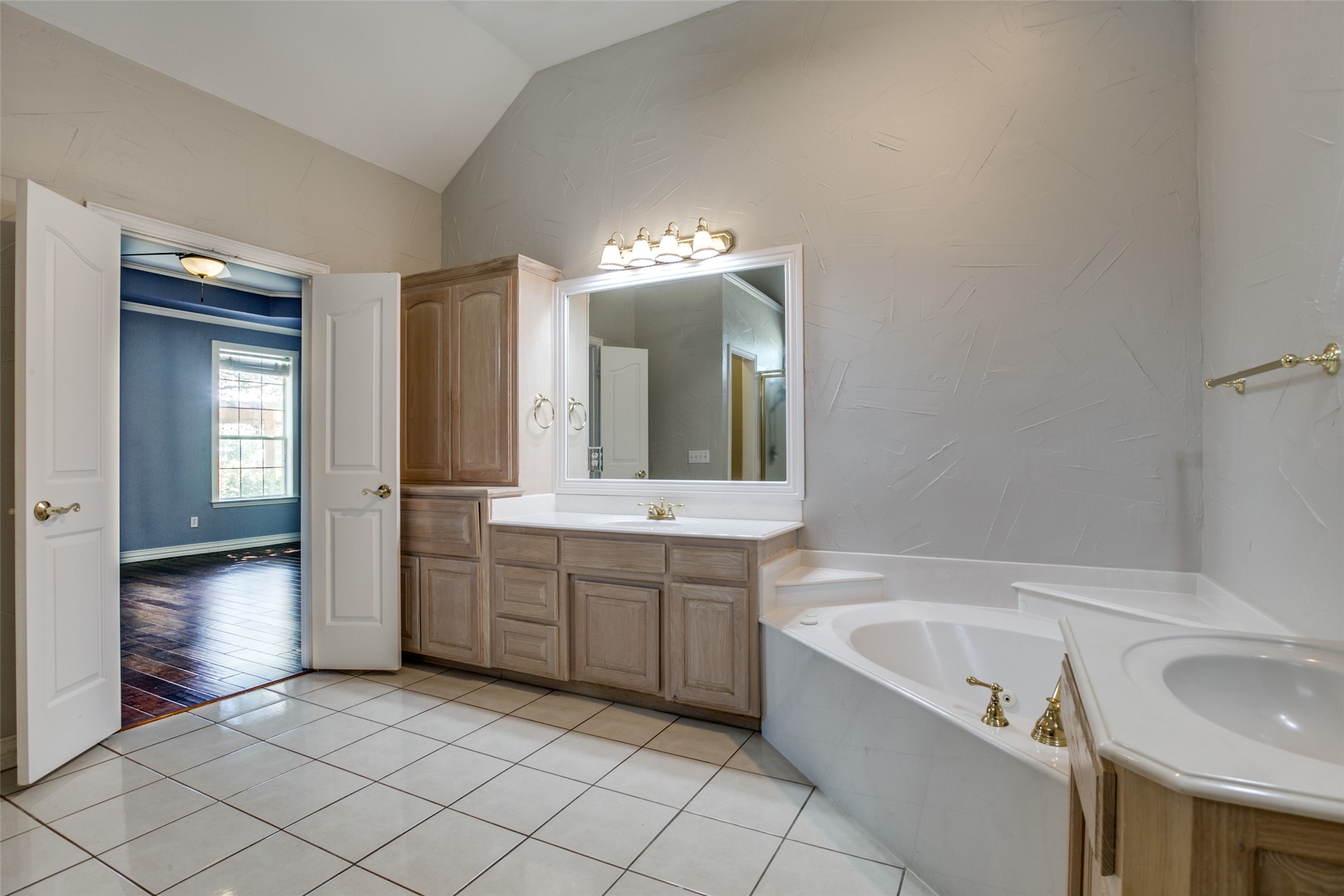 1006 Hidden Knoll Court Southlake TX 76092
