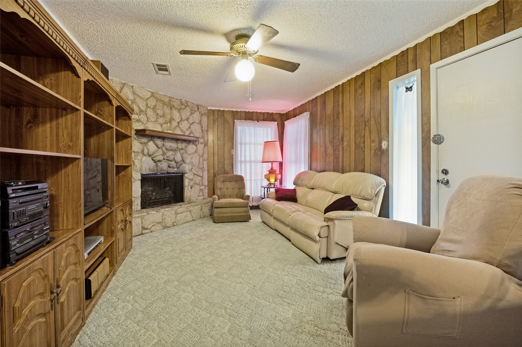 209 Helen Drive Arlington TX 76011