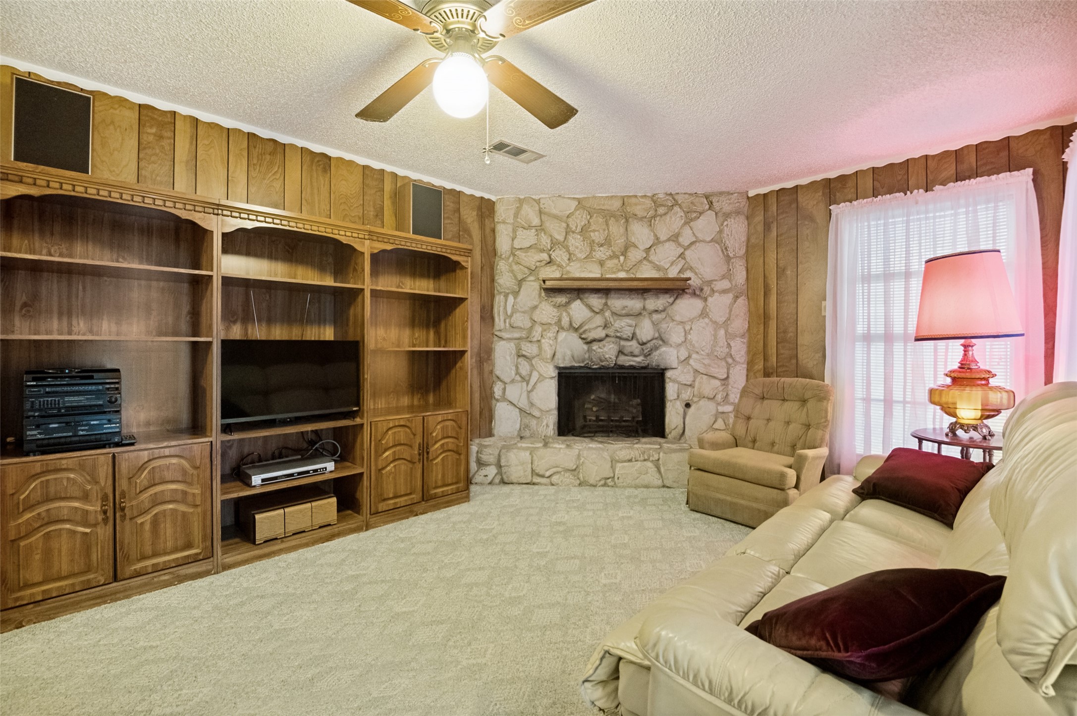 209 Helen Drive Arlington TX 76011