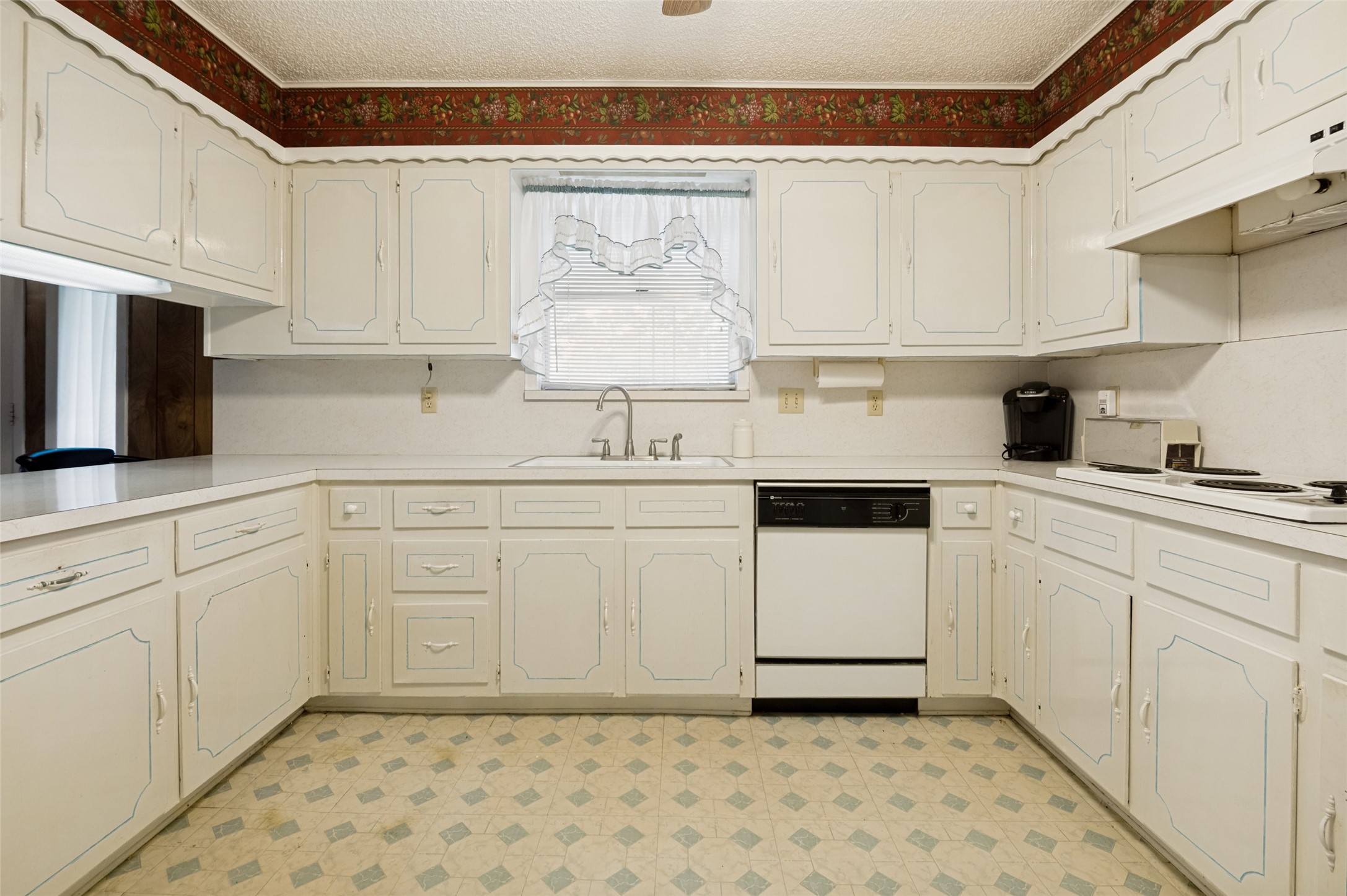209 Helen Drive Arlington TX 76011