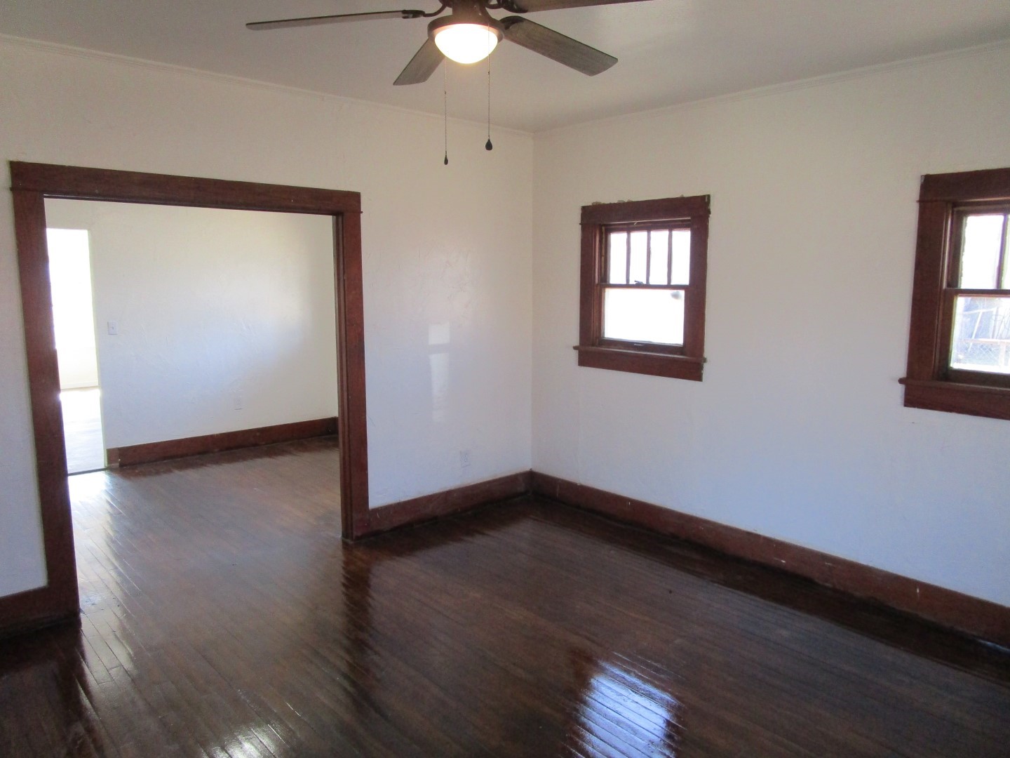 106 E Magnolia Avenue Electra TX 76360