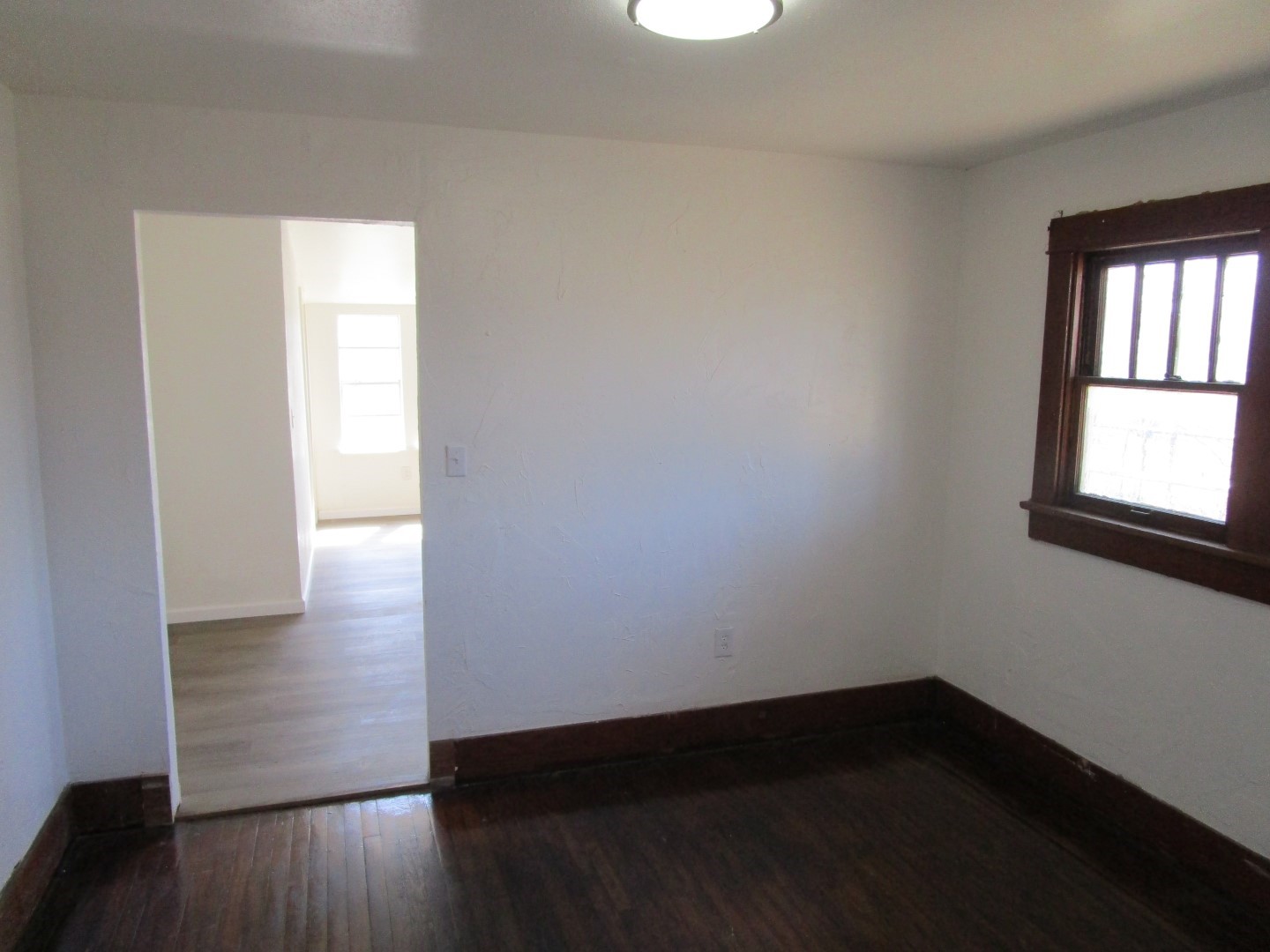 106 E Magnolia Avenue Electra TX 76360