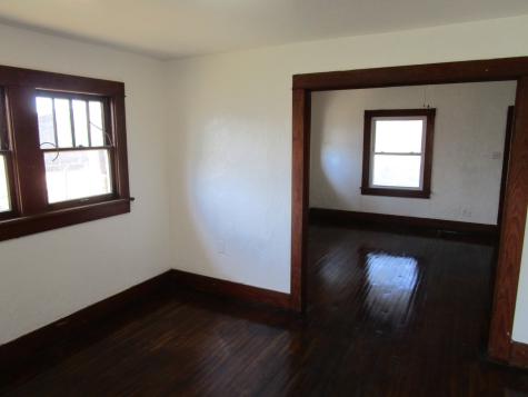 106 E Magnolia Avenue Electra TX 76360
