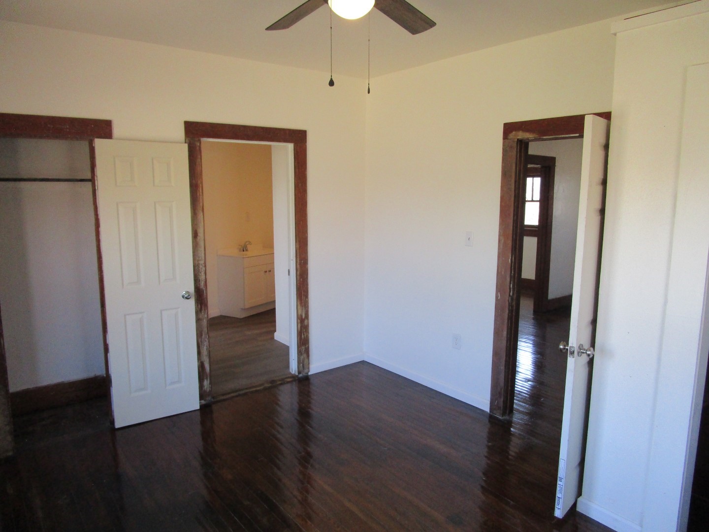 106 E Magnolia Avenue Electra TX 76360