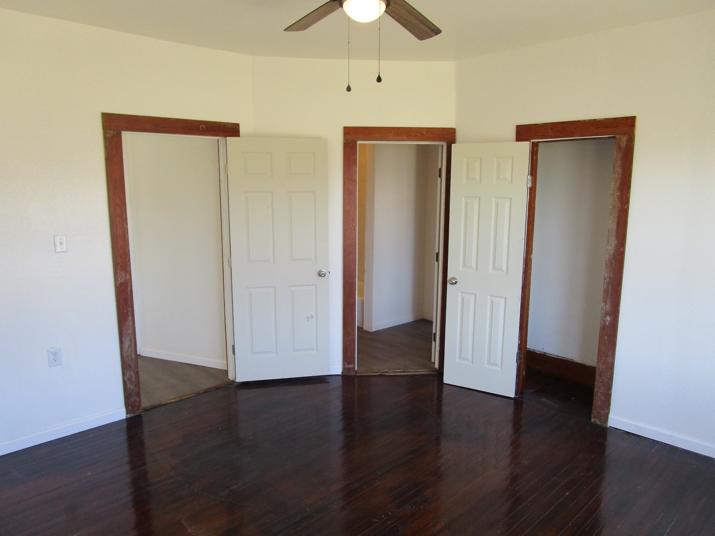 106 E Magnolia Avenue Electra TX 76360
