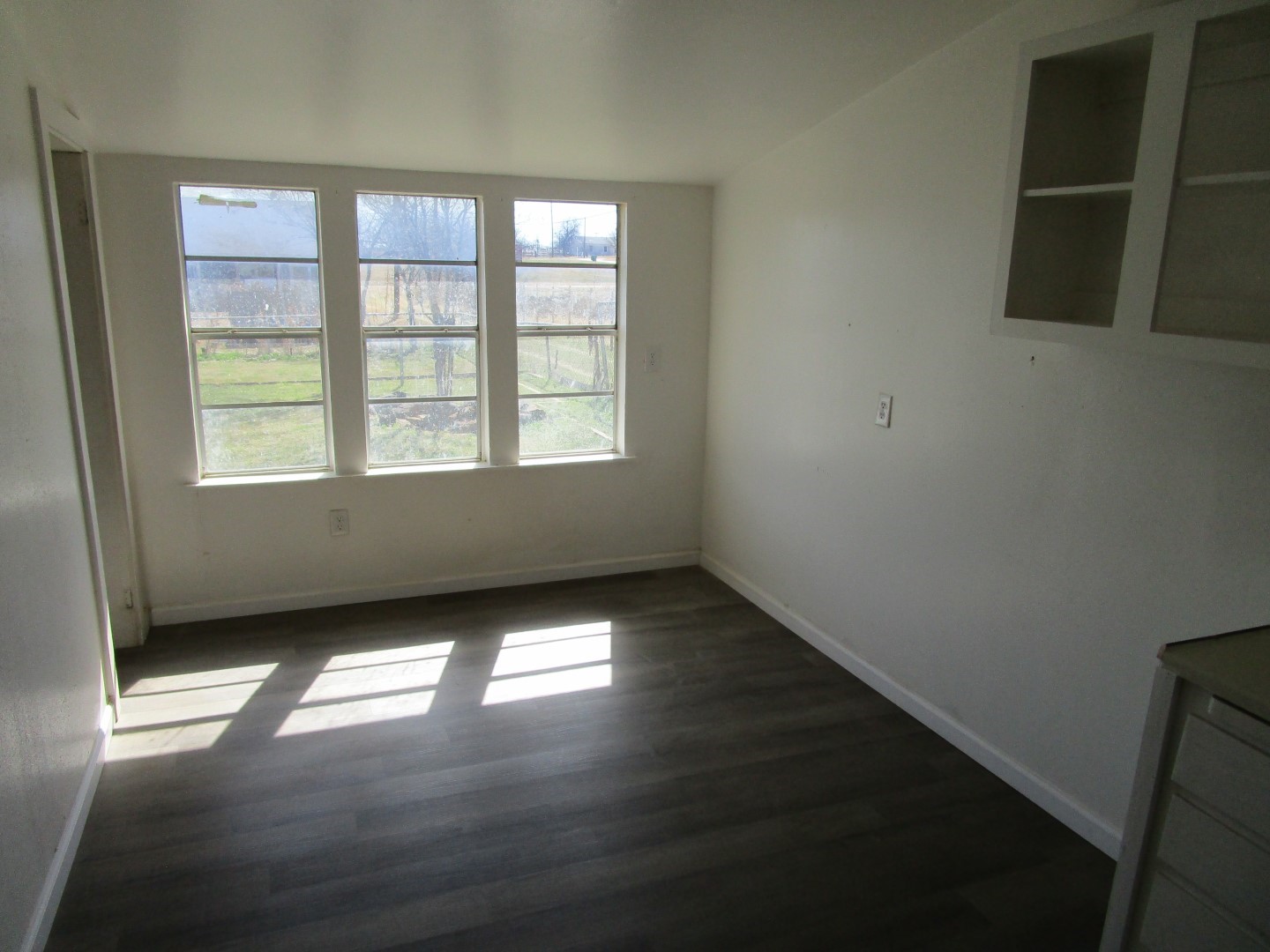 106 E Magnolia Avenue Electra TX 76360
