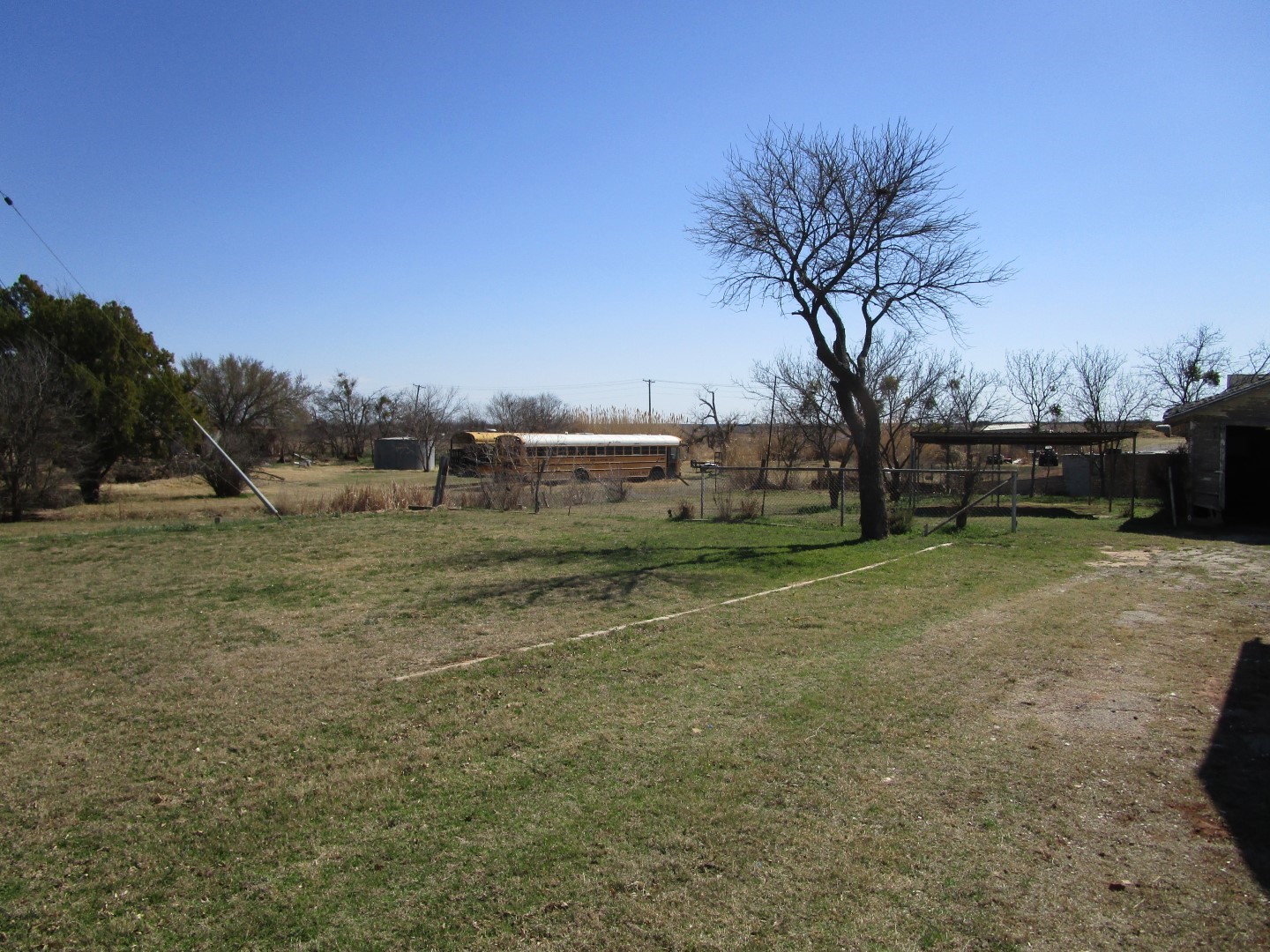 106 E Magnolia Avenue Electra TX 76360