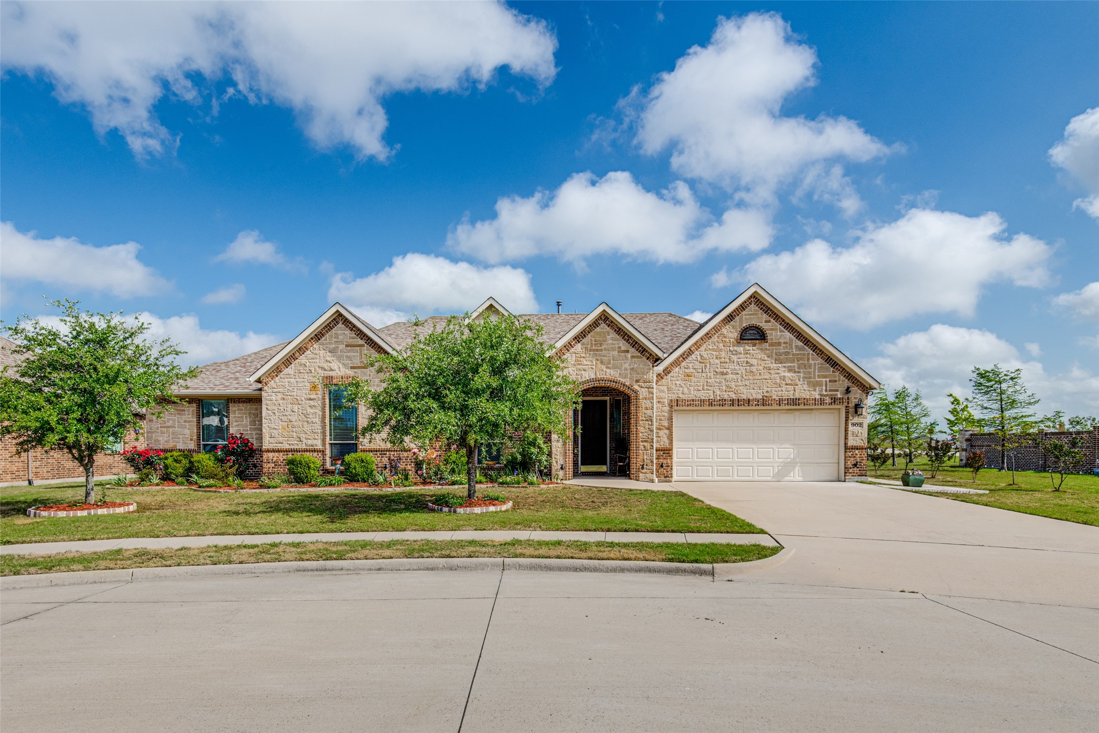 902 Saint Matthew Circle Royse City TX 75189