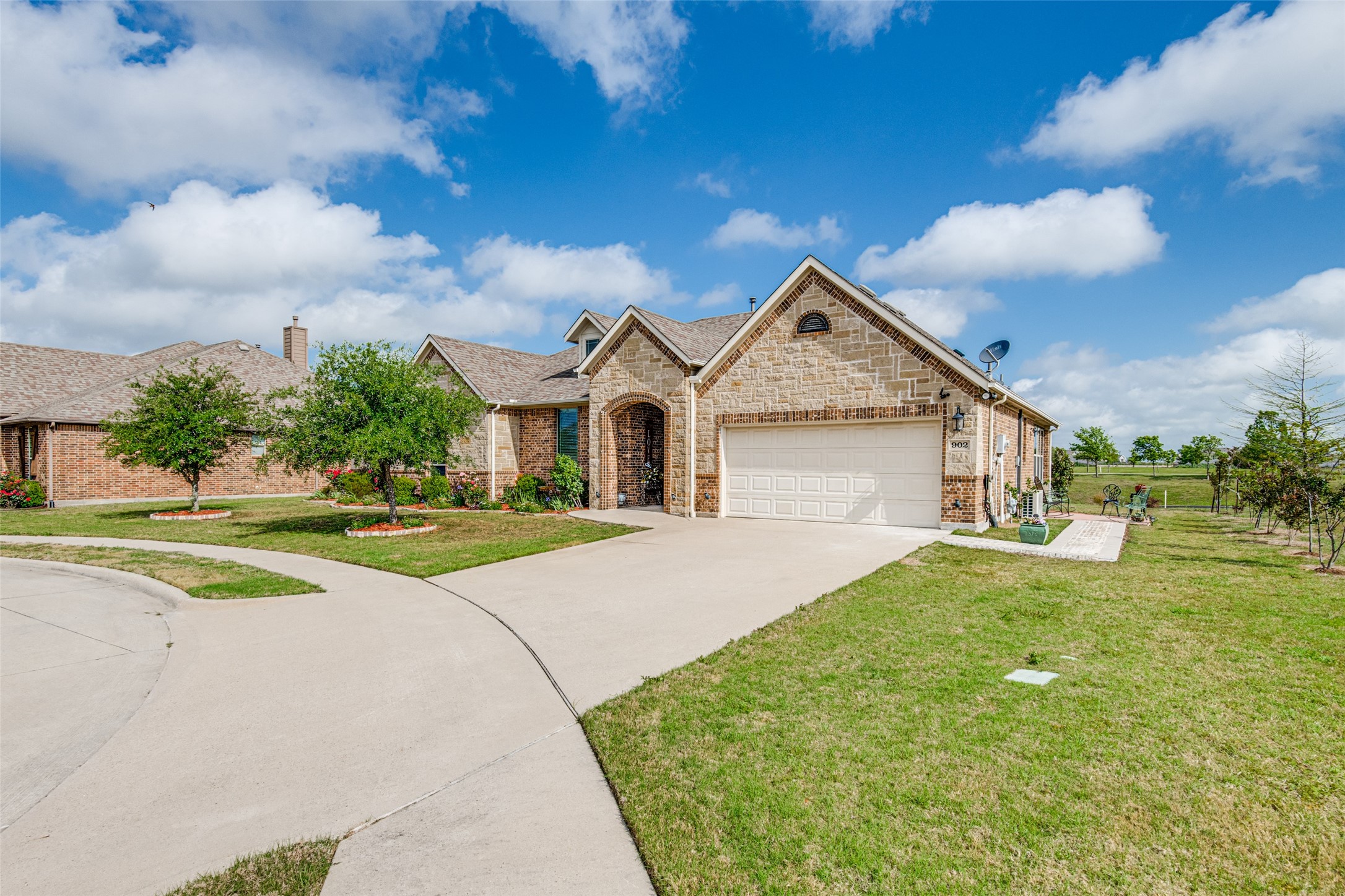 902 Saint Matthew Circle Royse City TX 75189