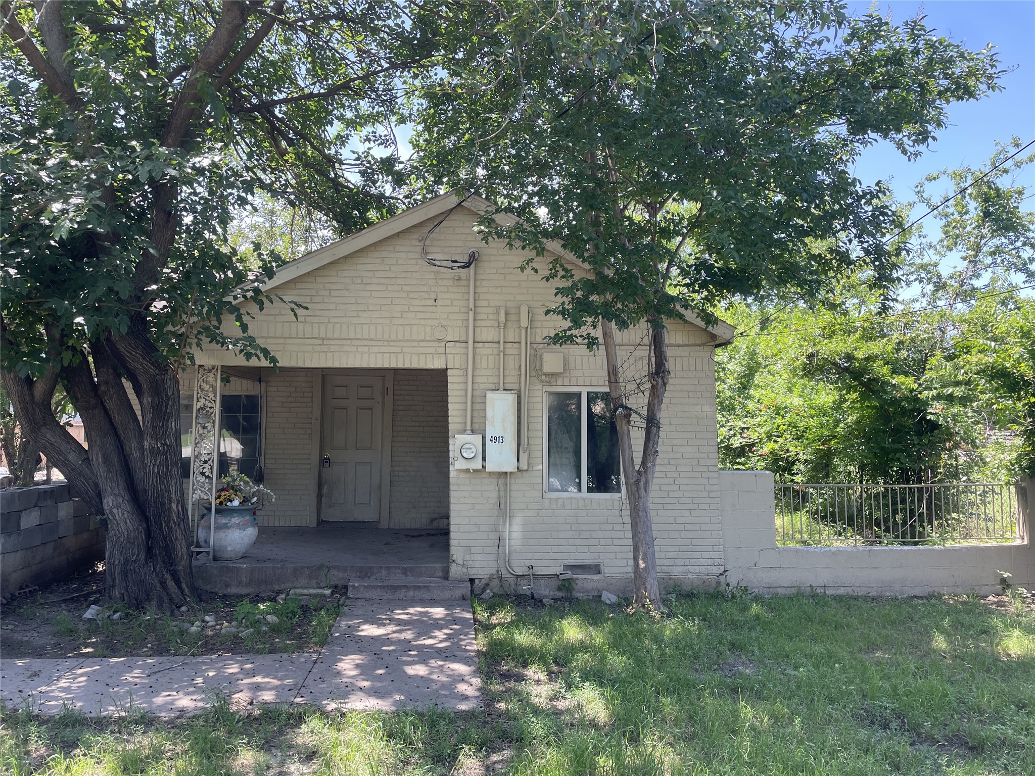 4913 S Peachtree Road Balch Springs TX 75180