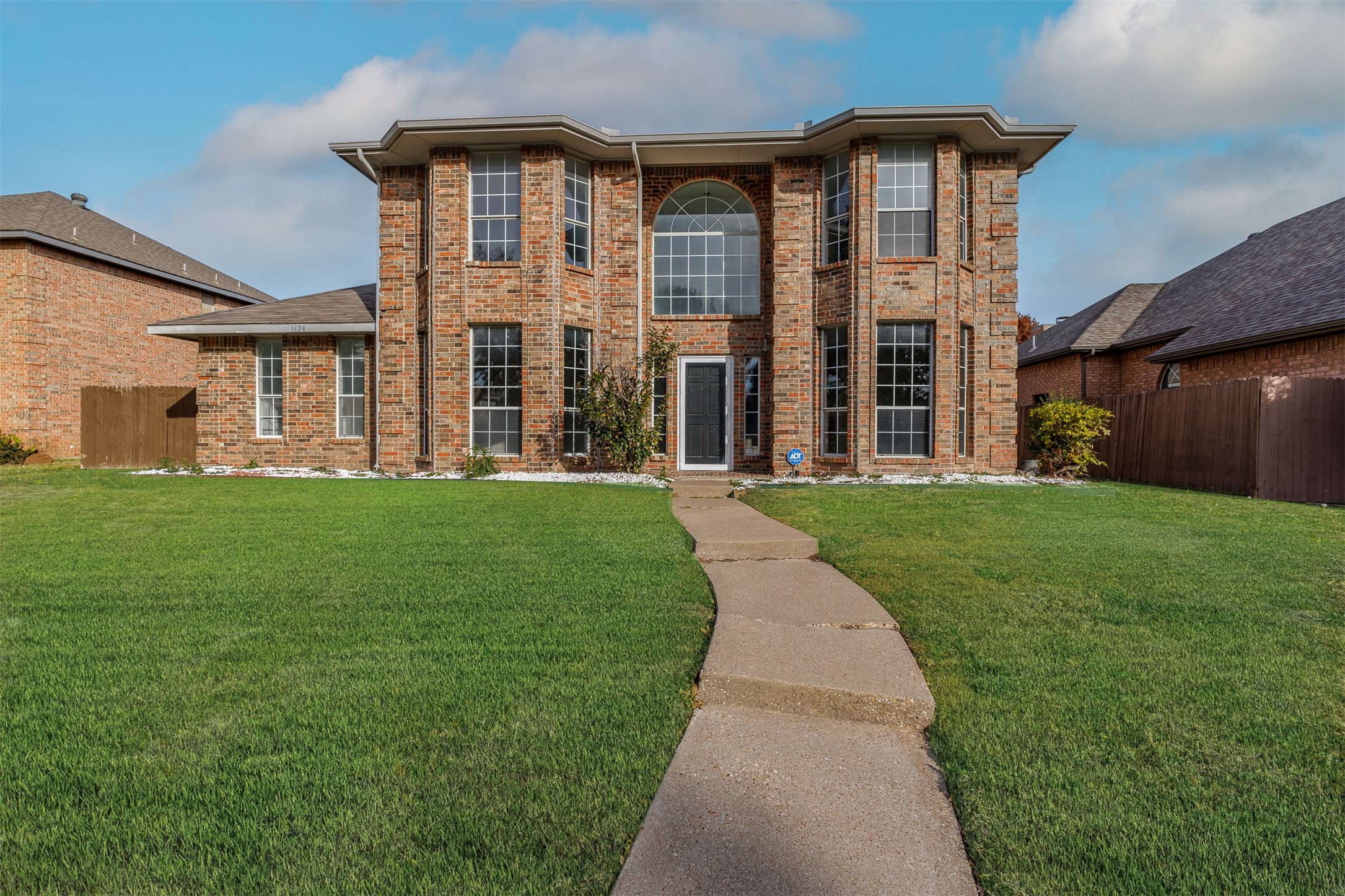 1624 Mockingbird Lane Desoto TX 75115
