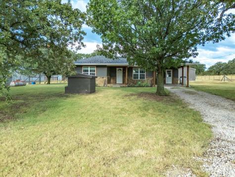 477 County Road 3525 Paradise TX 76073