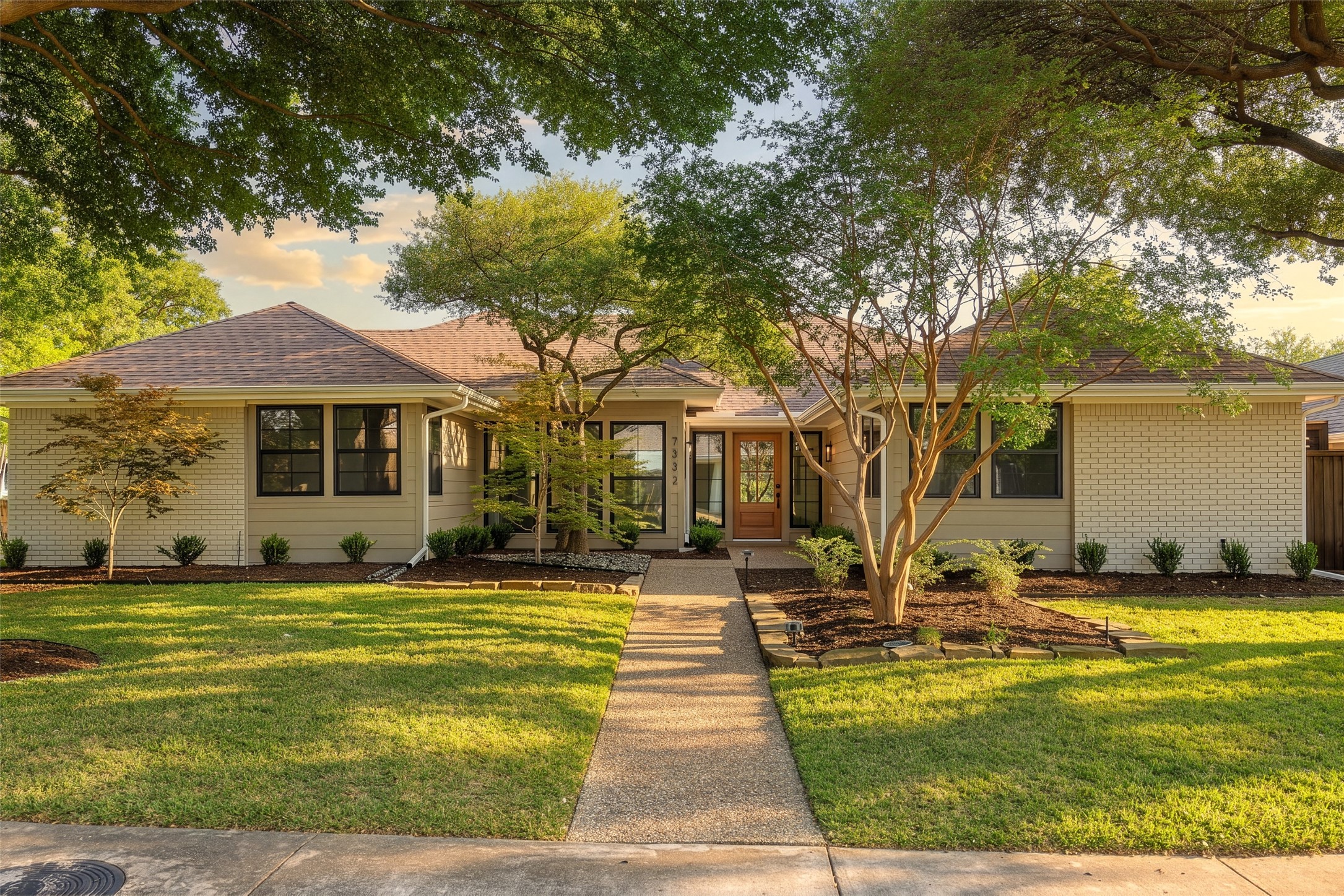 7332 Arbor Oaks Drive Dallas TX 75248