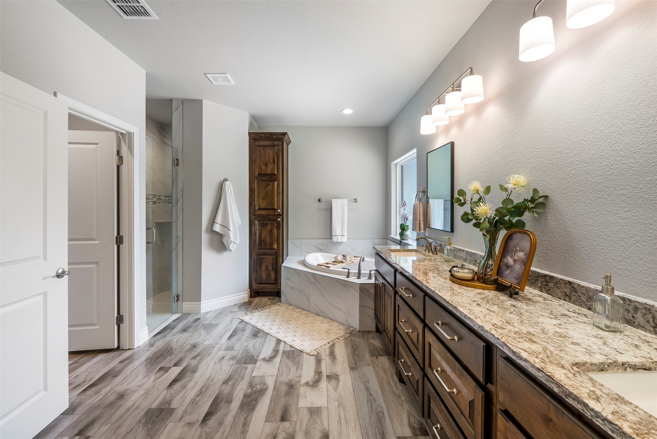 10301 Ravenswood Road Granbury TX 76049
