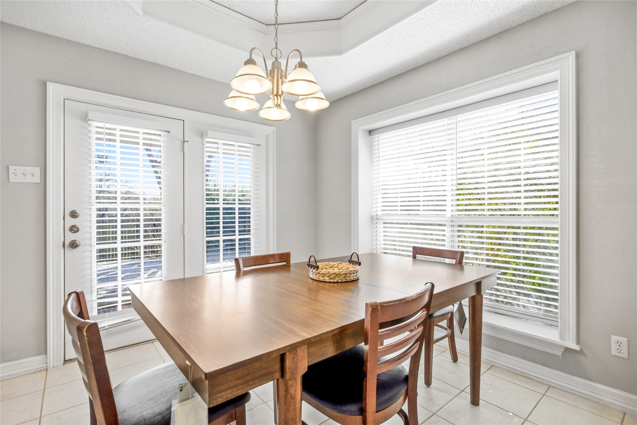 6009 Kenilworth Drive Arlington TX 76001