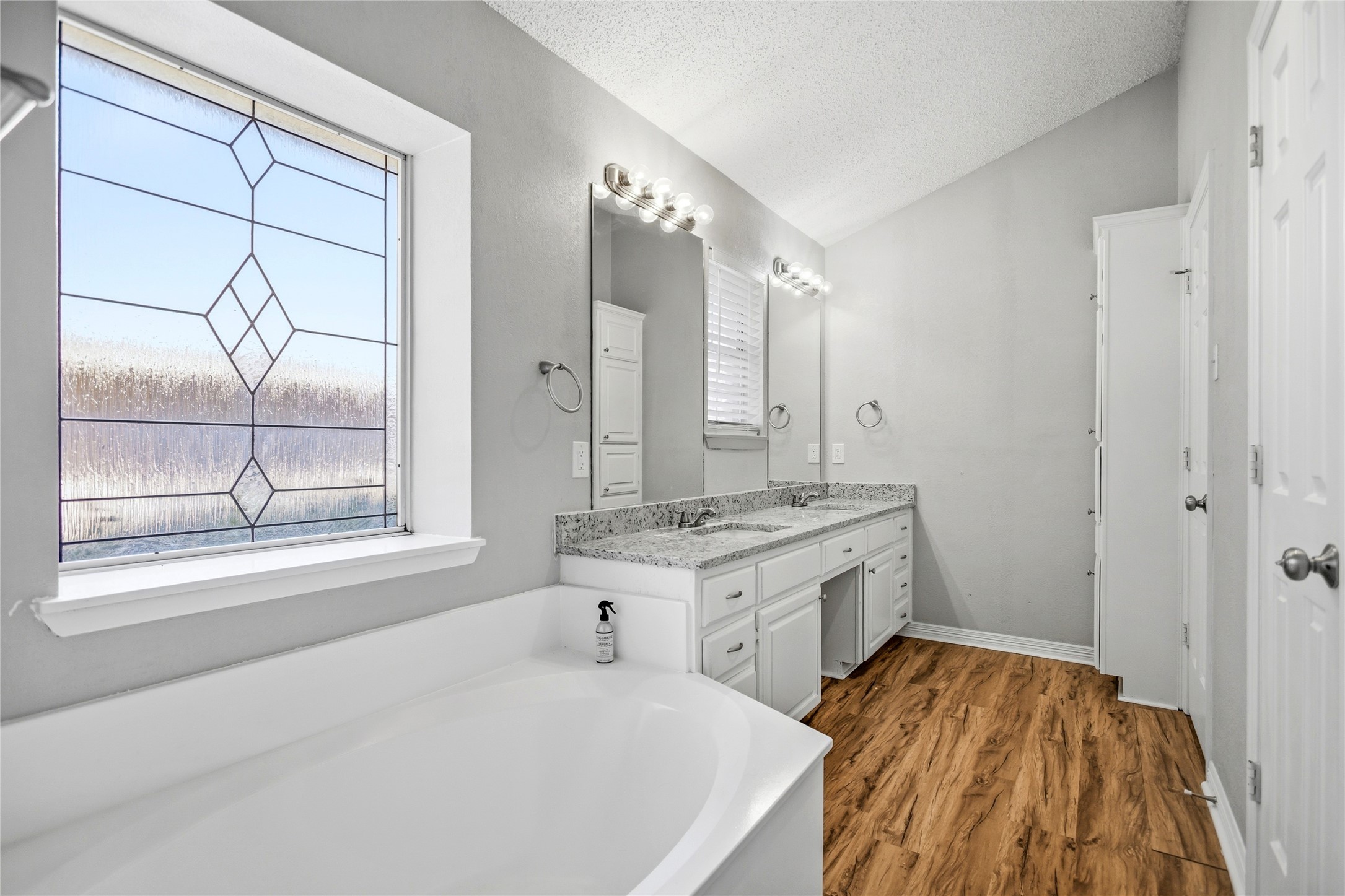 6009 Kenilworth Drive Arlington TX 76001