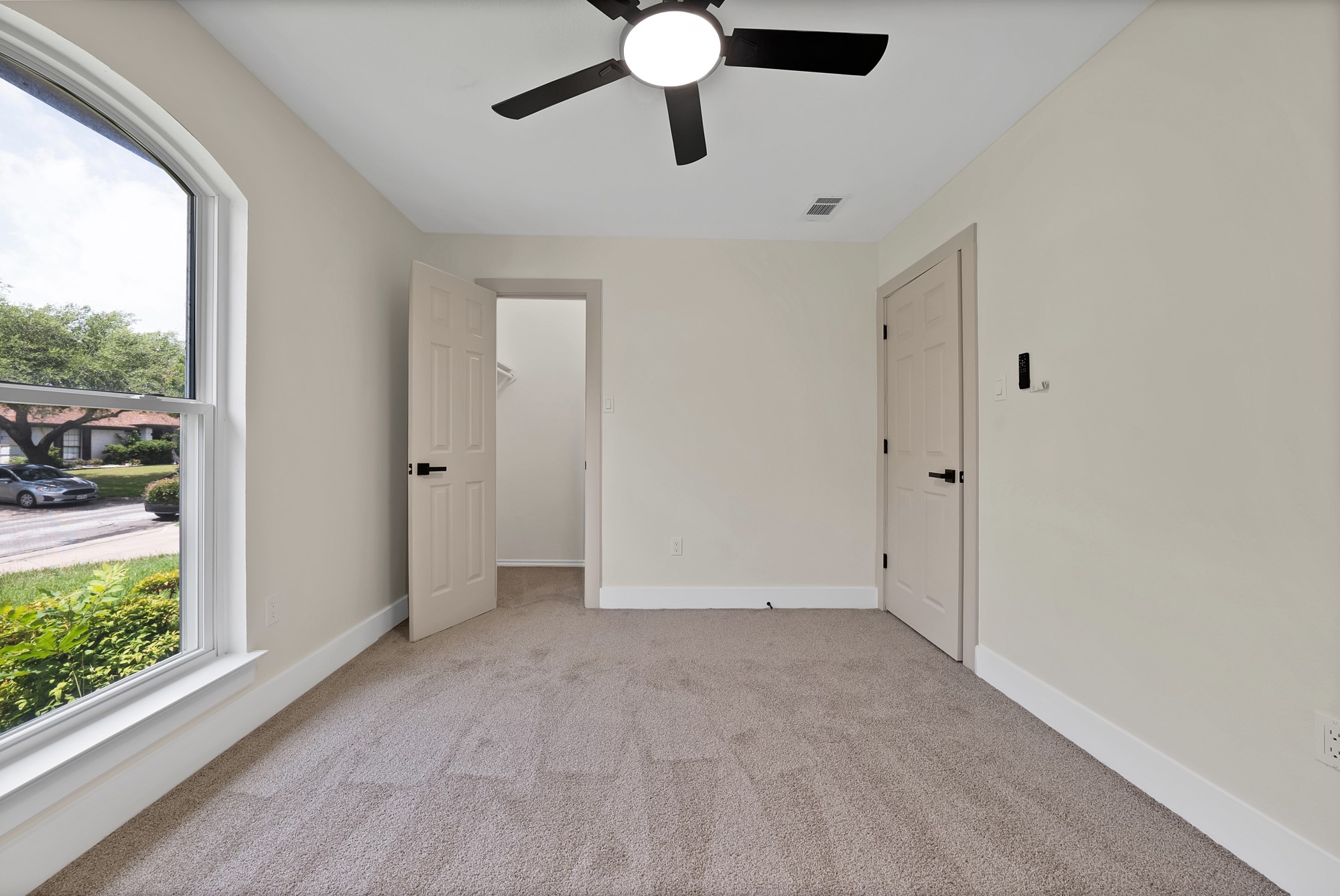 929 Thistle Ridge Lane Arlington TX 76017
