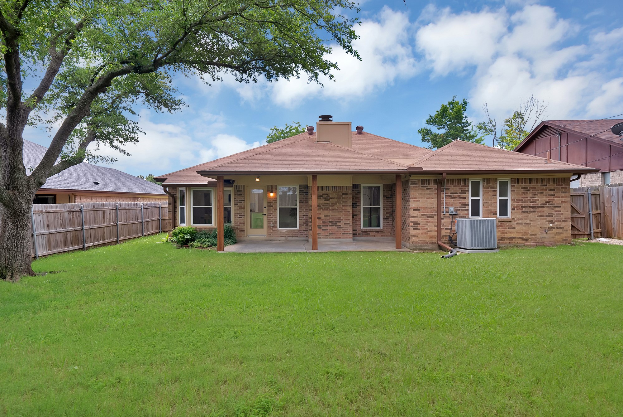 929 Thistle Ridge Lane Arlington TX 76017