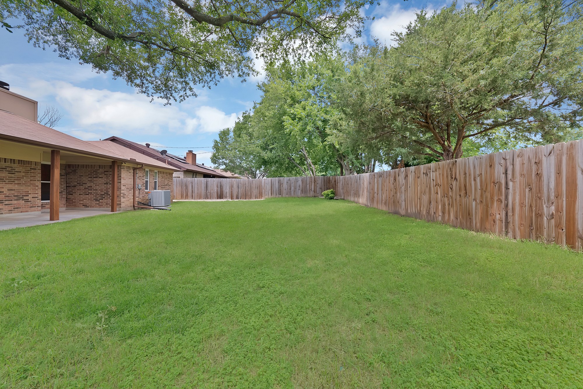 929 Thistle Ridge Lane Arlington TX 76017