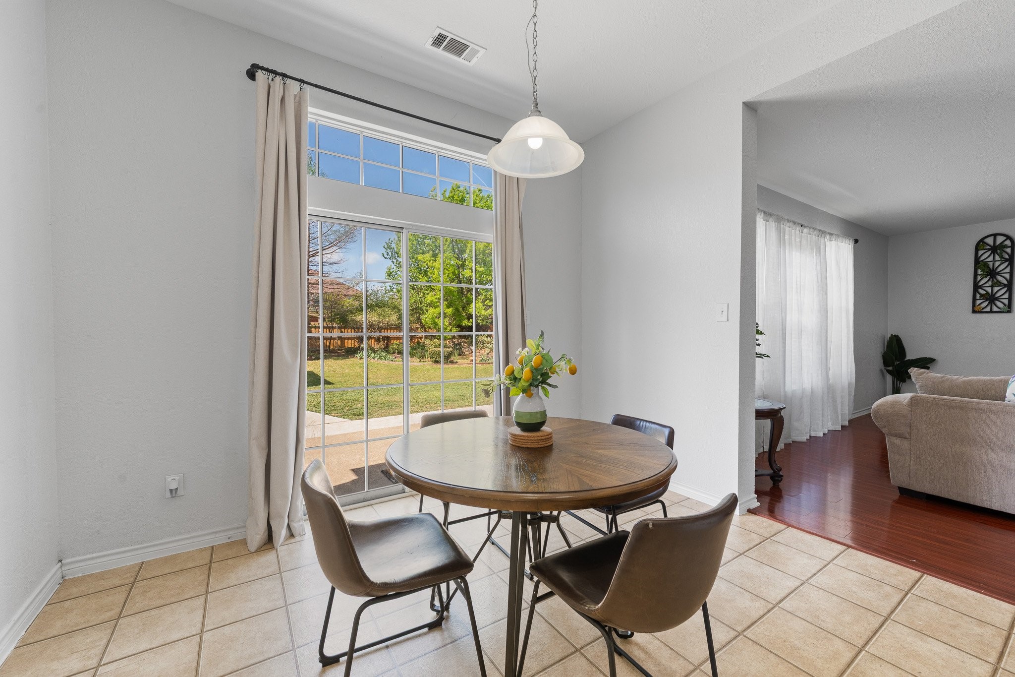 7722 Labrador Drive Arlington TX 76002