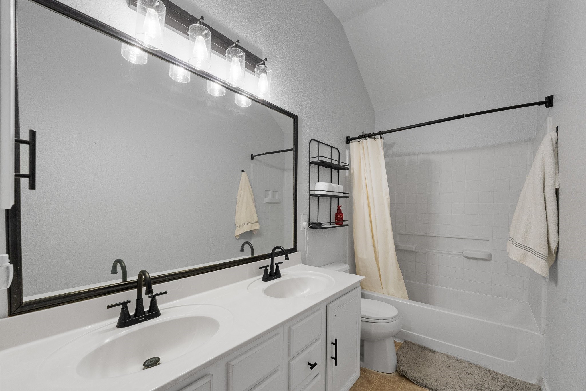 7722 Labrador Drive Arlington TX 76002