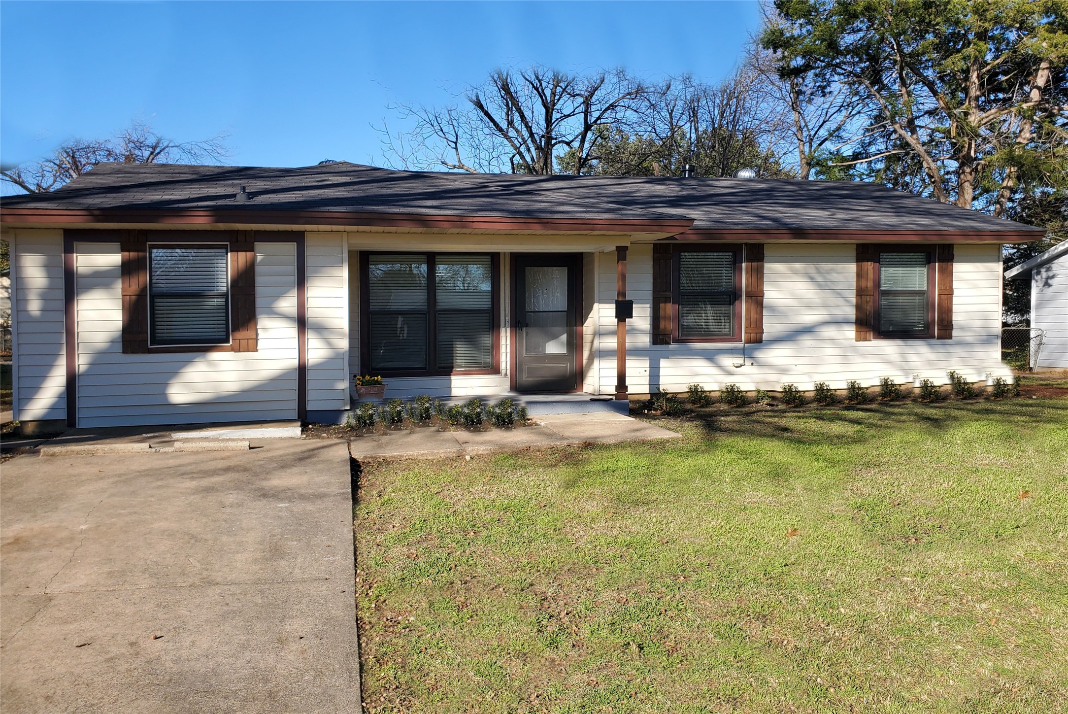 8407 Glen Regal Drive Dallas TX 75243
