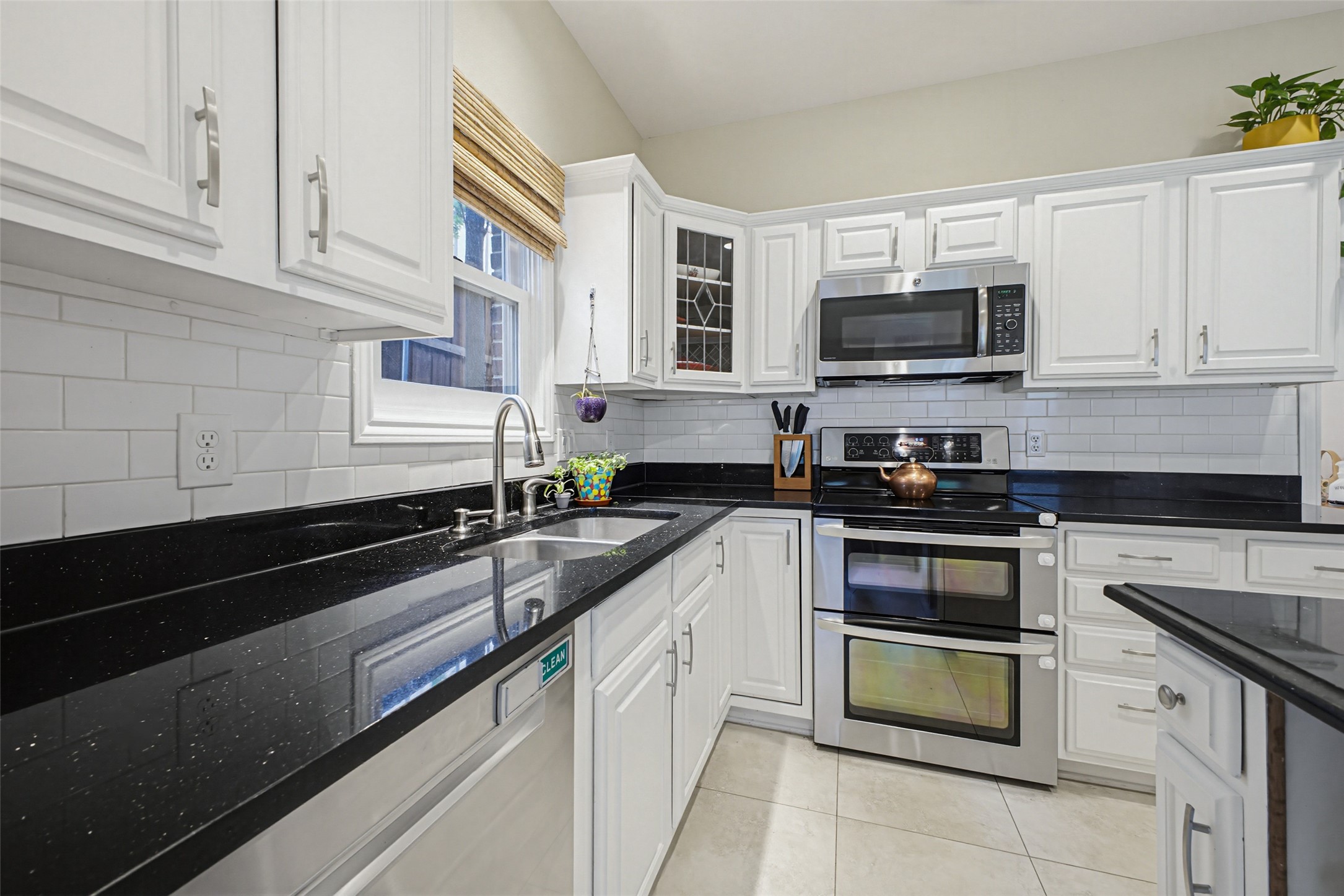 1123 Clermont Avenue Dallas TX 75223