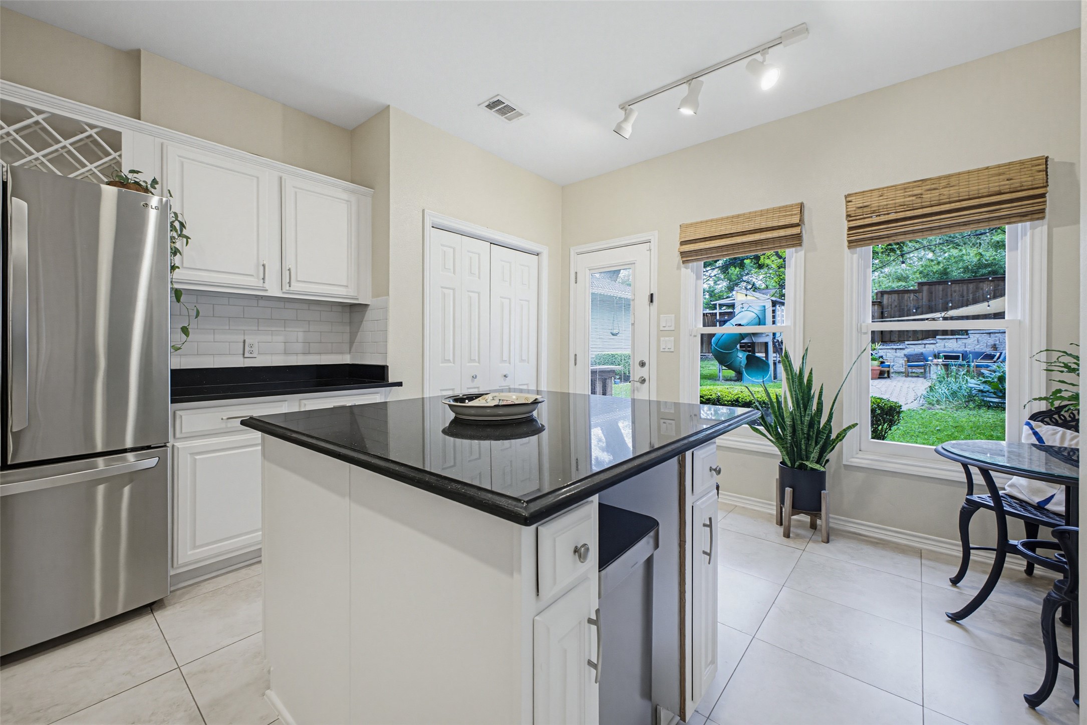 1123 Clermont Avenue Dallas TX 75223