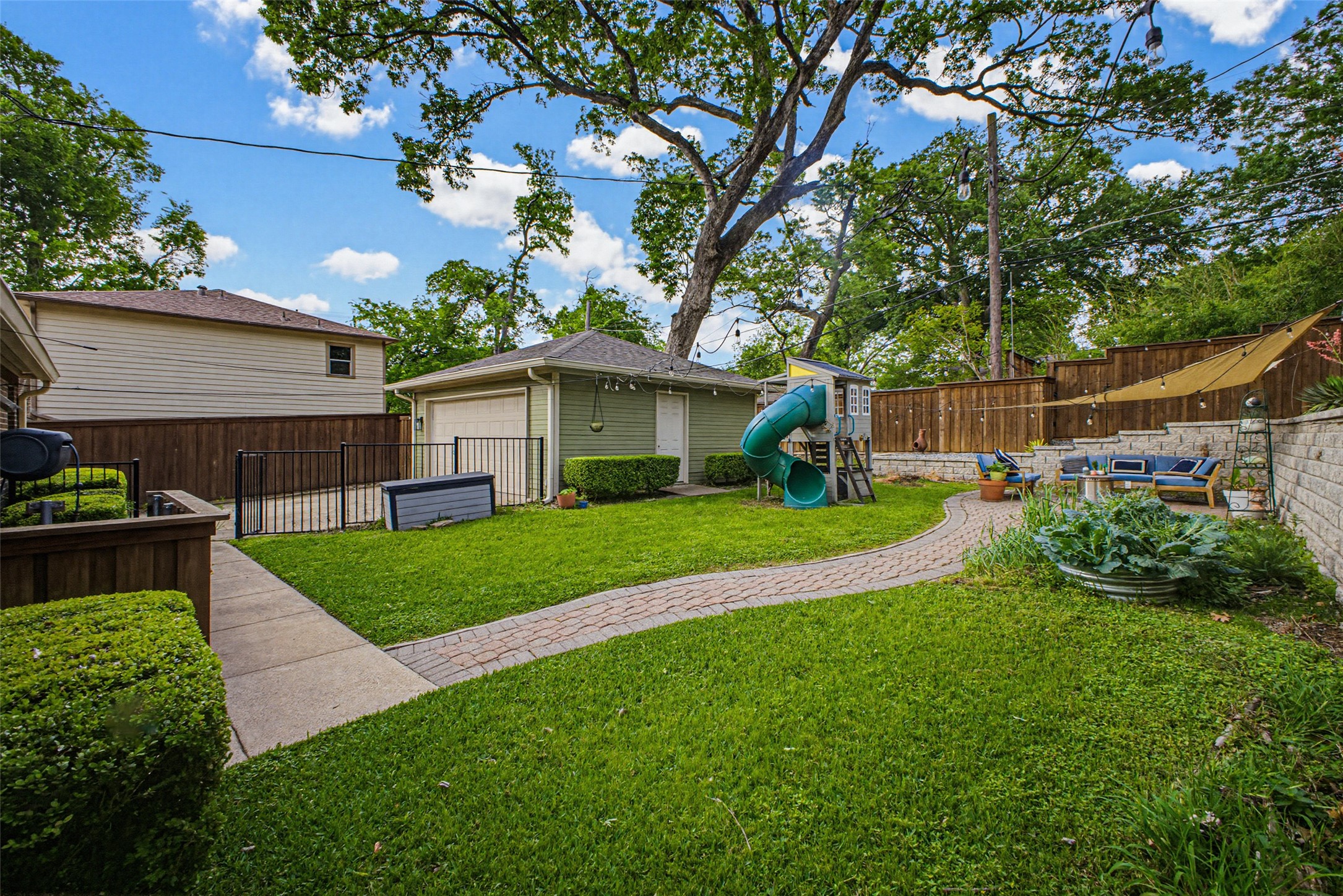 1123 Clermont Avenue Dallas TX 75223