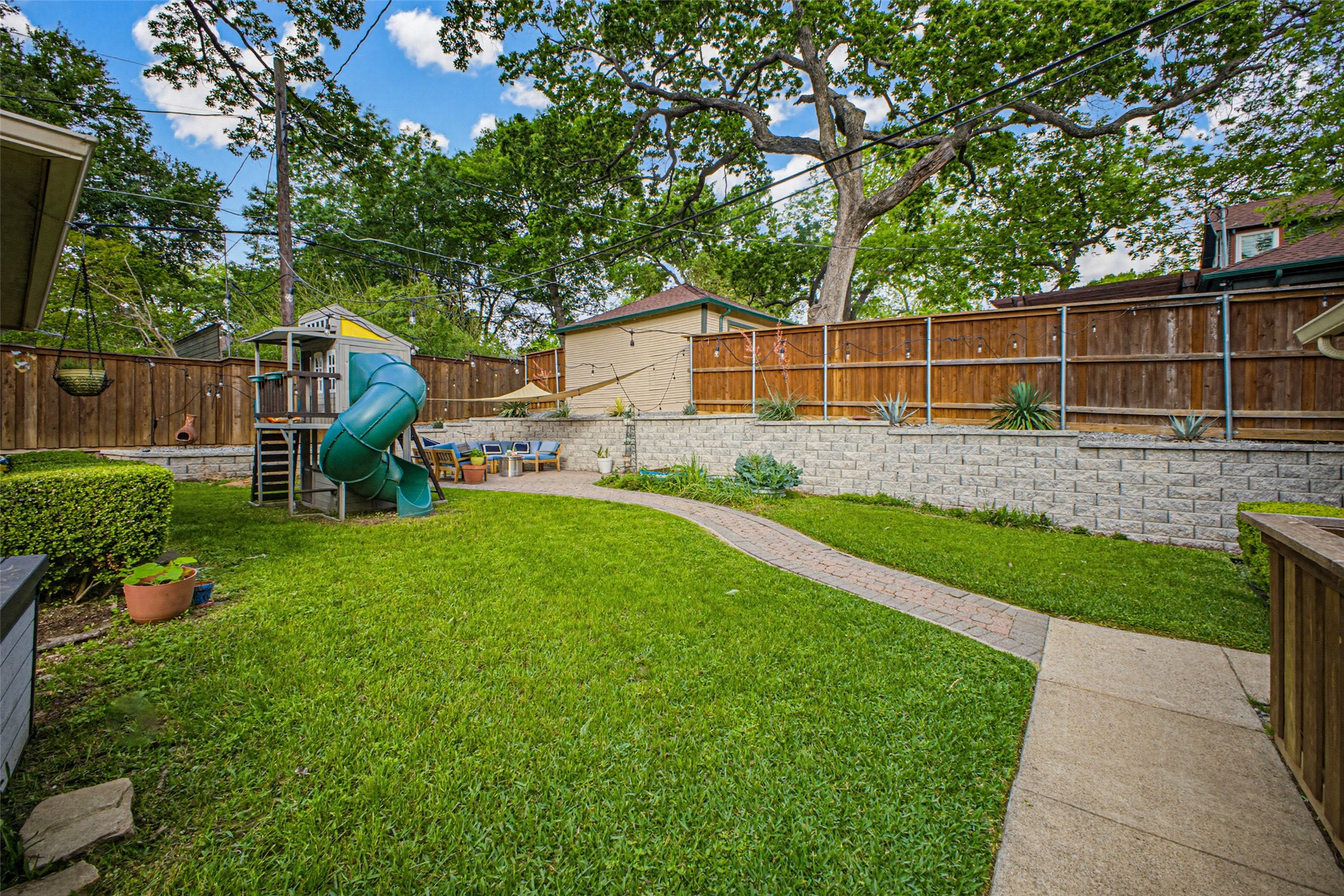 1123 Clermont Avenue Dallas TX 75223