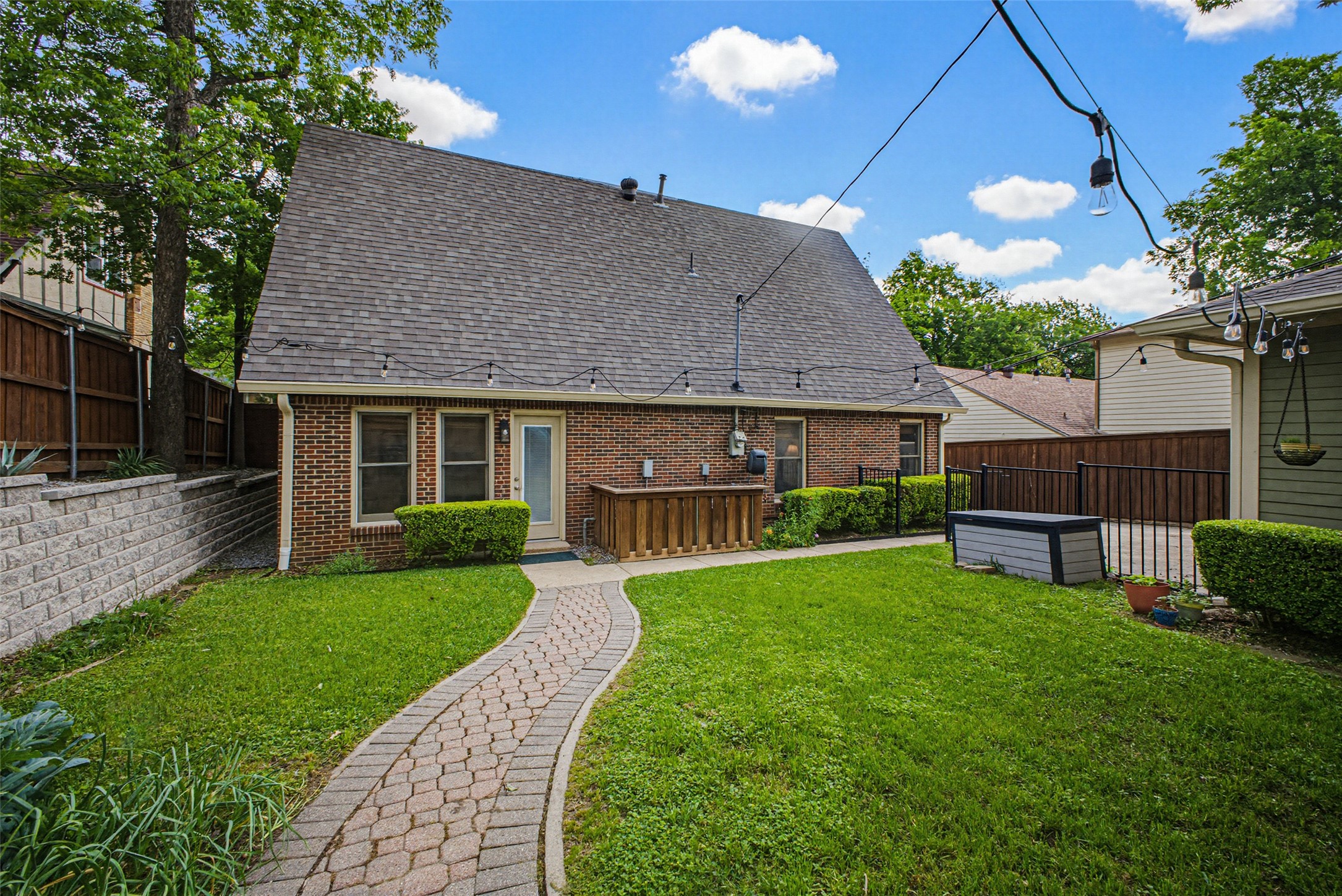 1123 Clermont Avenue Dallas TX 75223