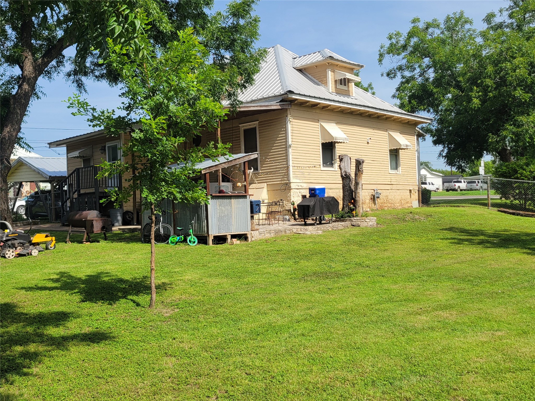 706 W Wrights Avenue Comanche TX 76442