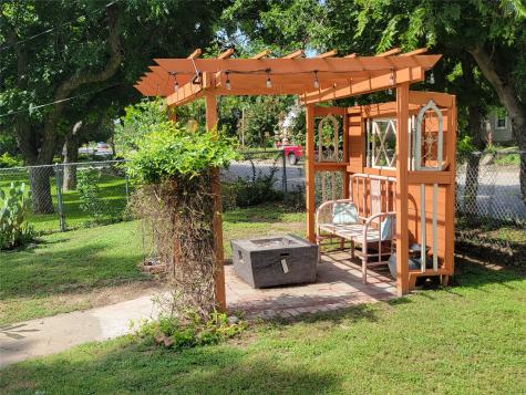 706 W Wrights Avenue Comanche TX 76442