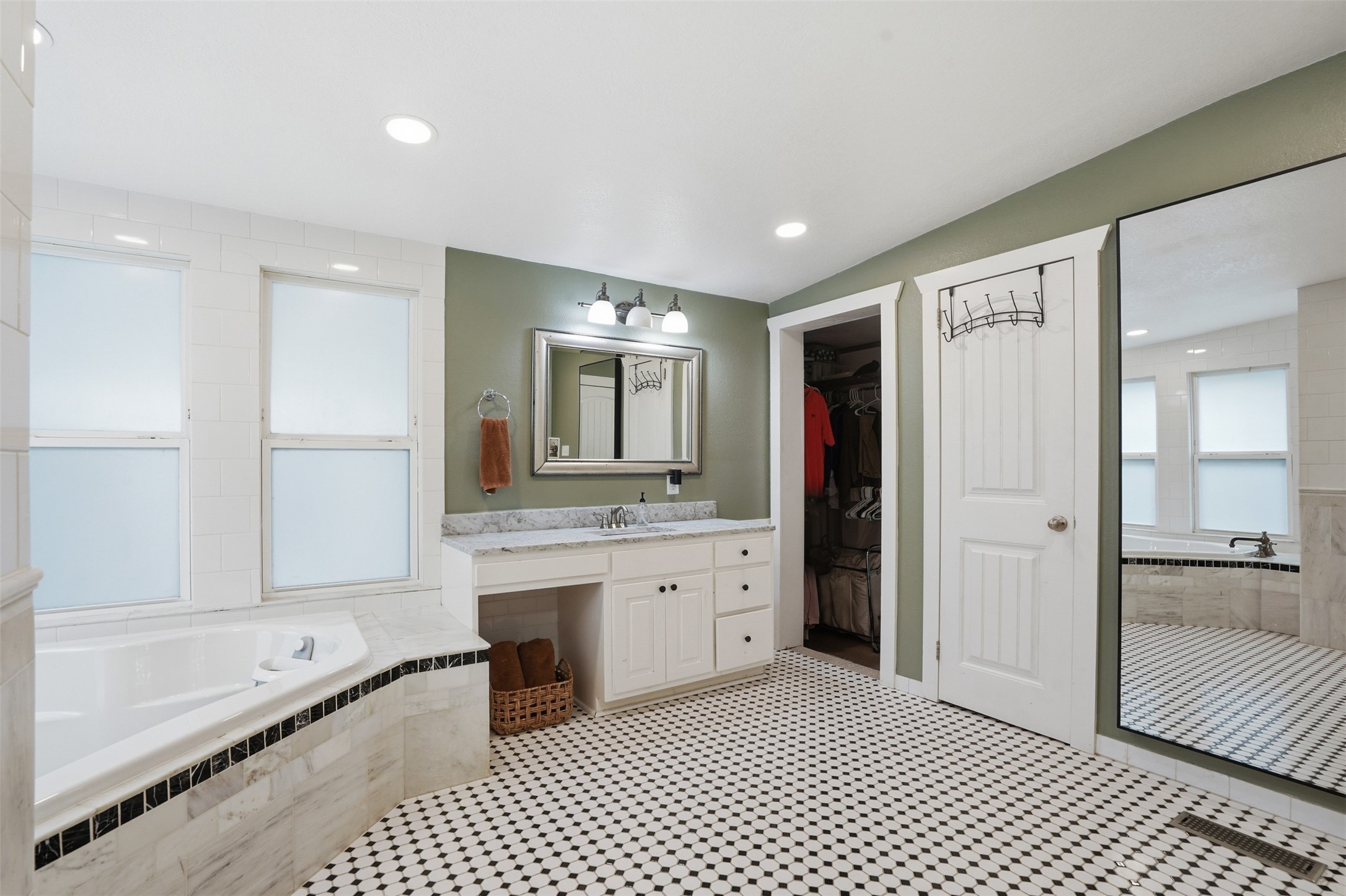 5333 El Campo Avenue Fort Worth TX 76107