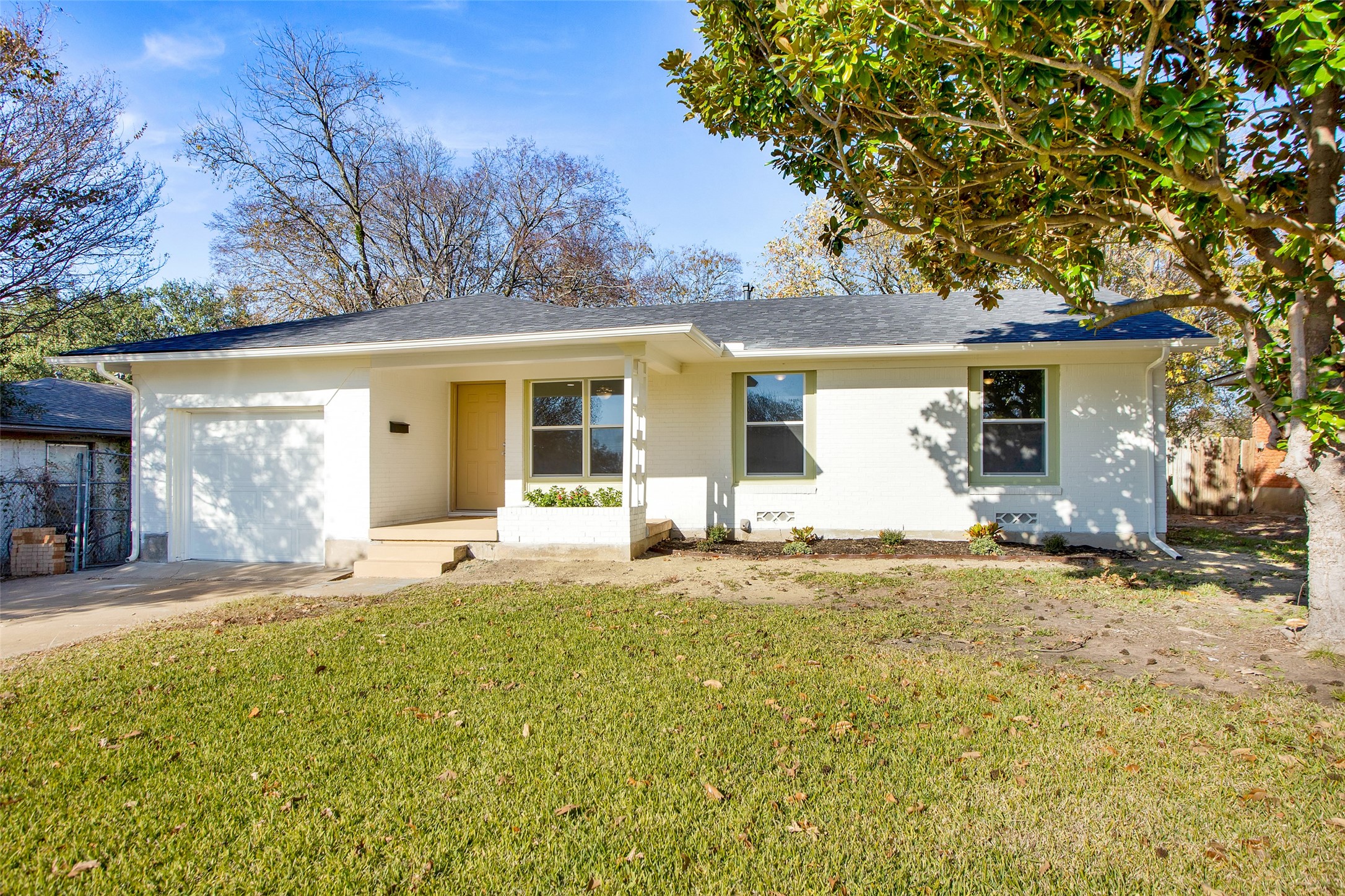 1809 W College Street Sherman TX 75092