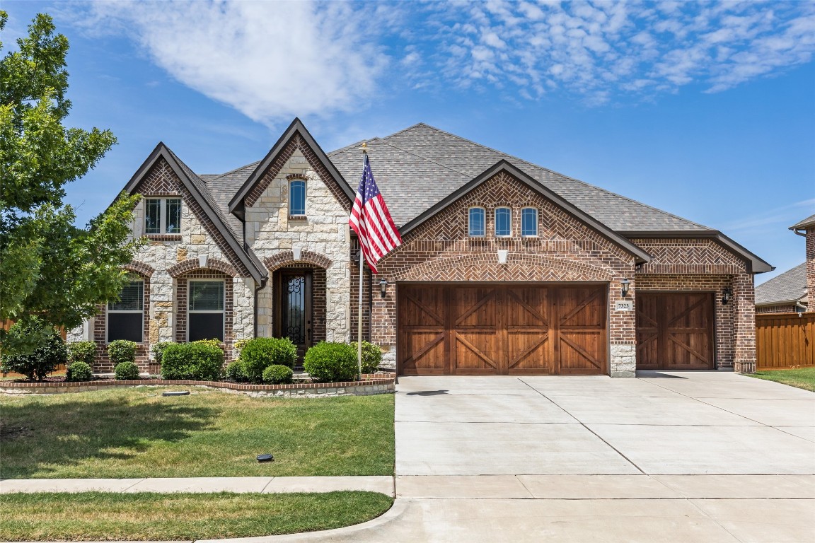 7323 Vienta Point Grand Prairie TX 75054