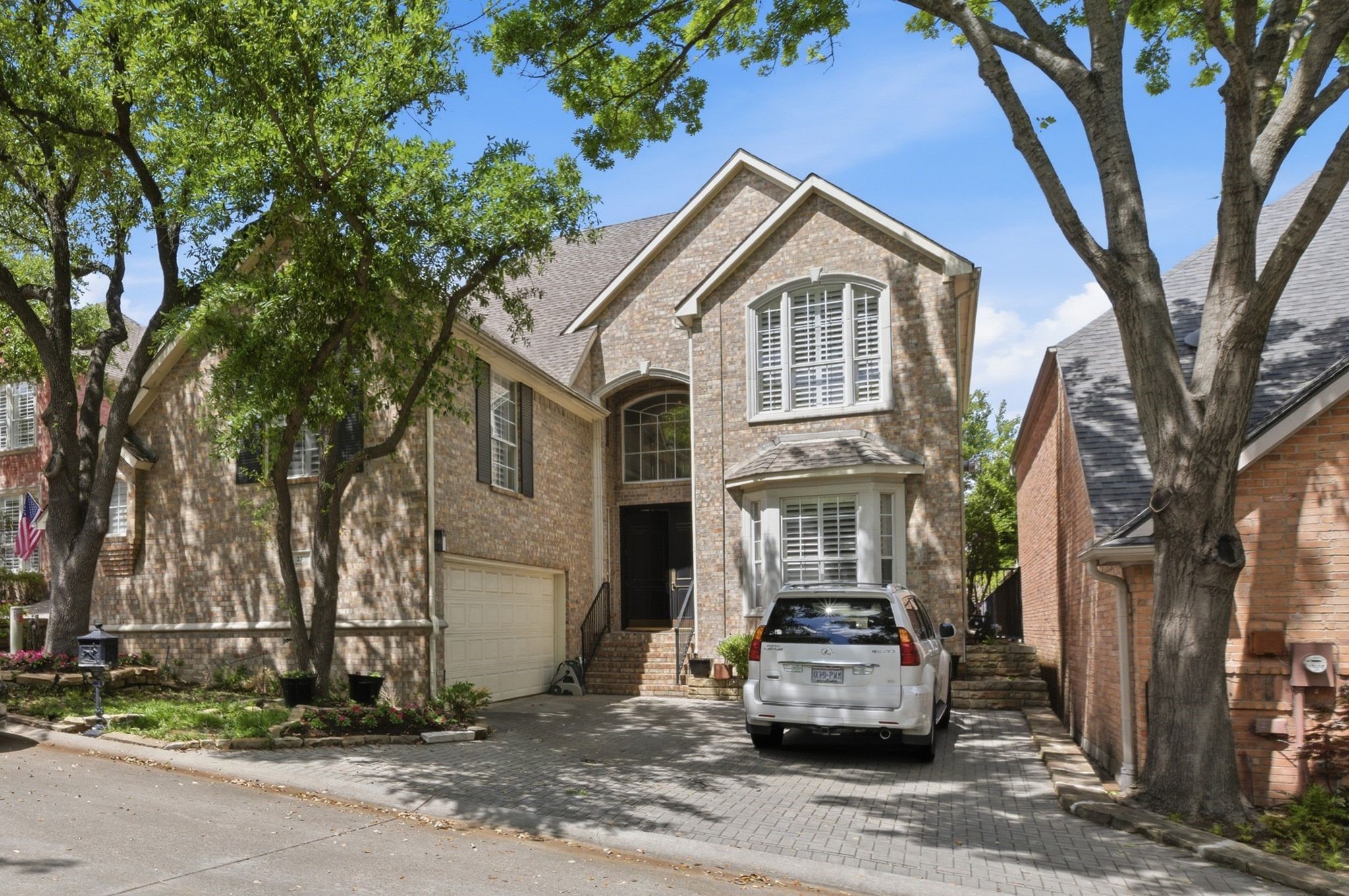 23 Ashton Court Dallas TX 75230