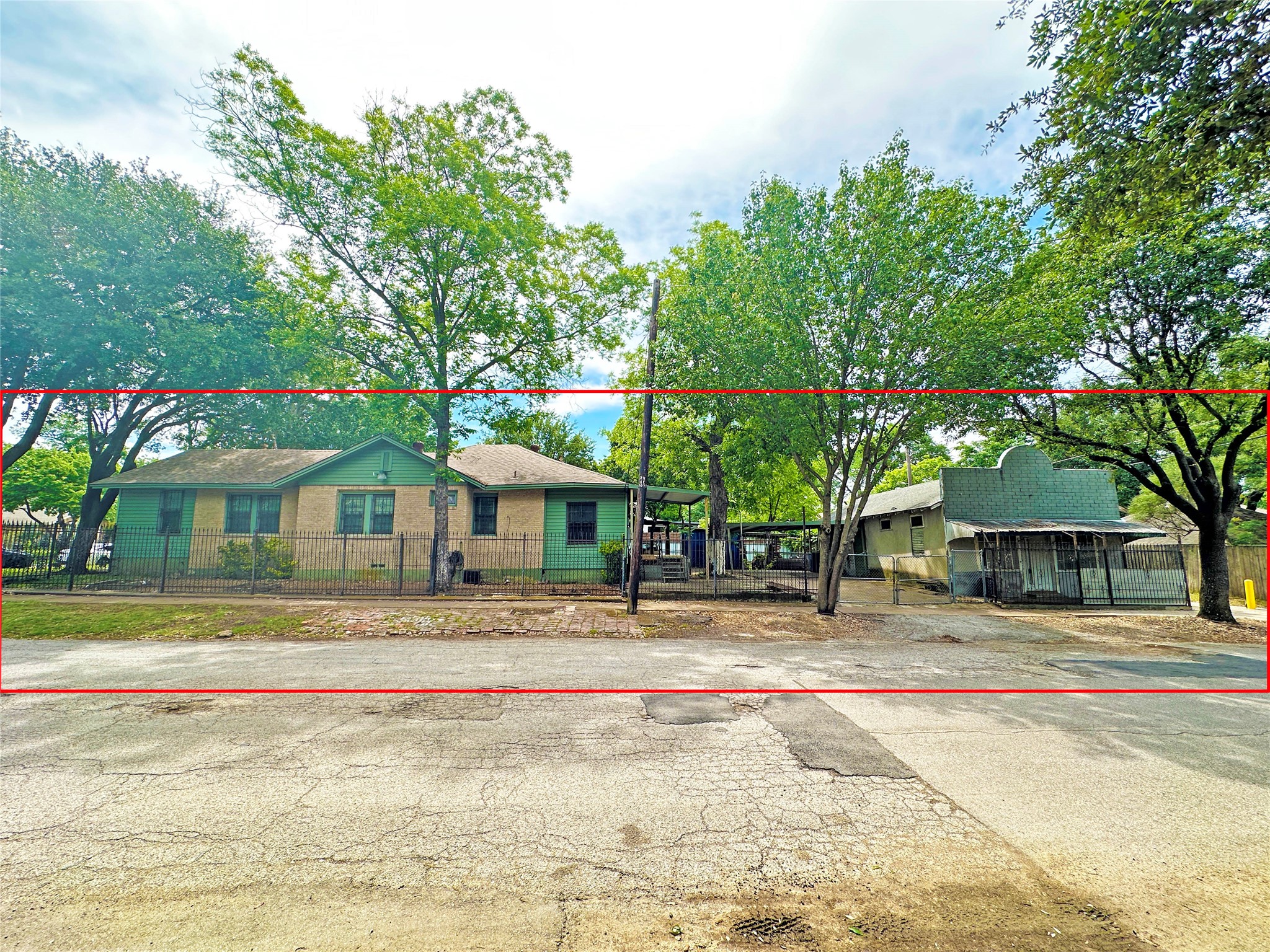 1001 Grandview Avenue Dallas TX 75223