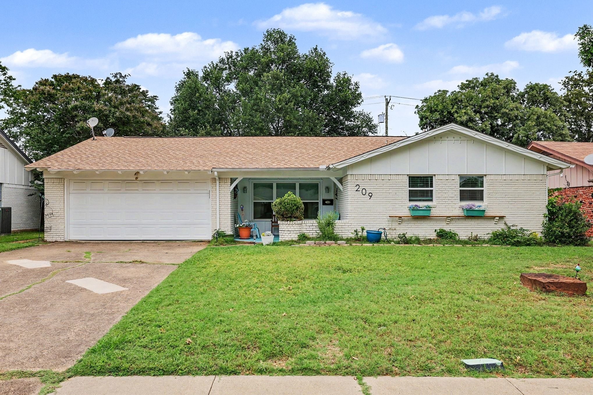 209 Linda Lane Irving TX 75062