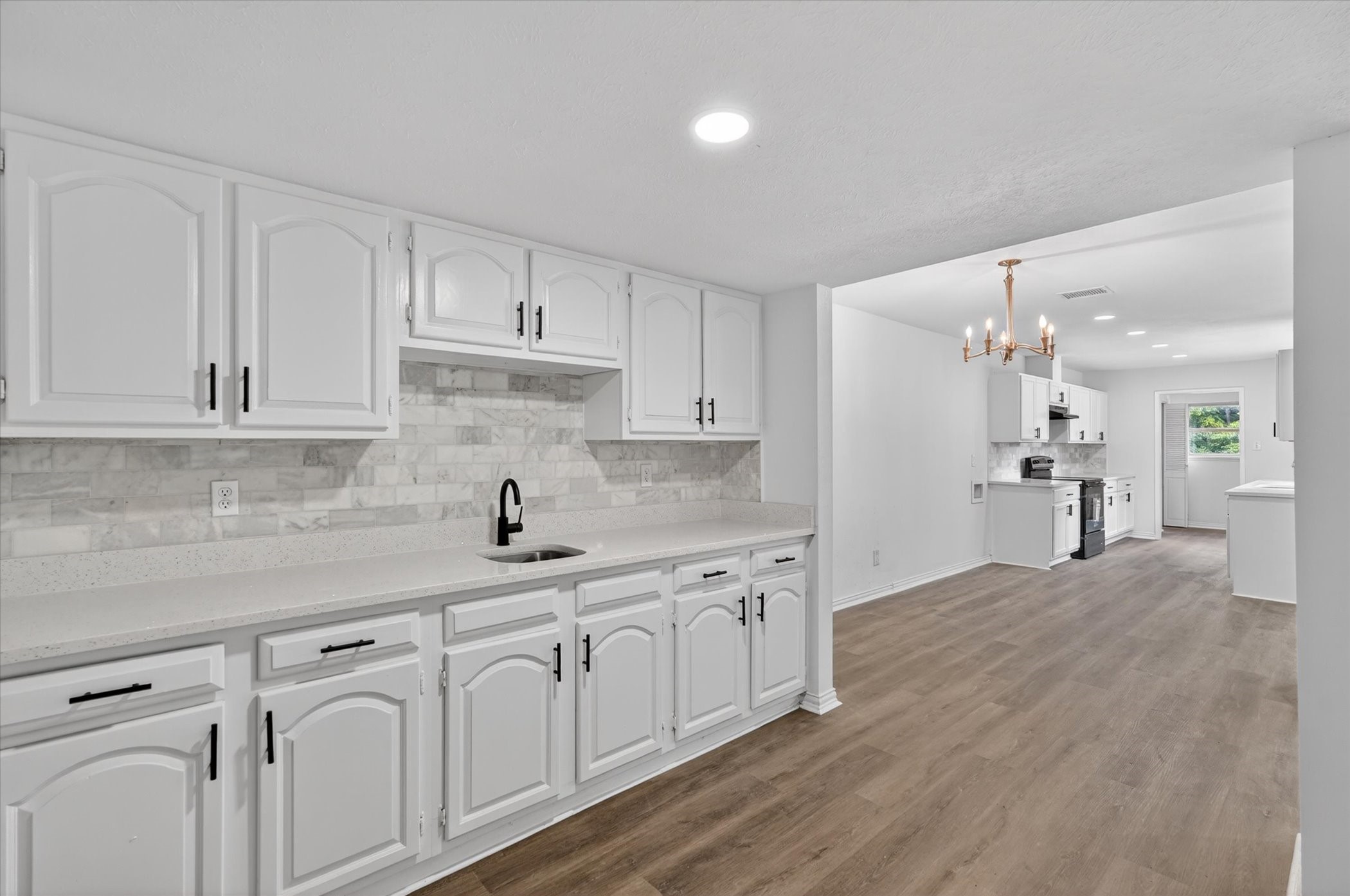 2106 Butterfield Trail Grand Prairie TX 75052
