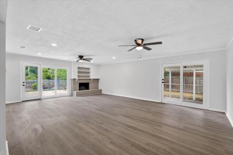 2106 Butterfield Trail Grand Prairie TX 75052
