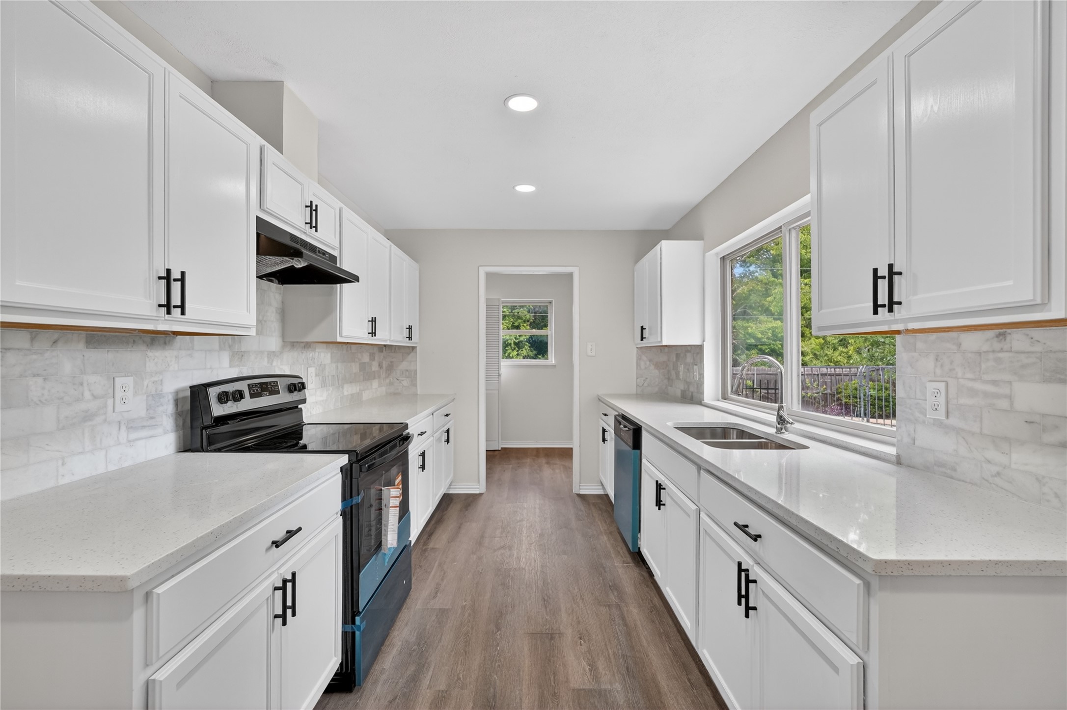 2106 Butterfield Trail Grand Prairie TX 75052