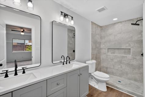 2106 Butterfield Trail Grand Prairie TX 75052