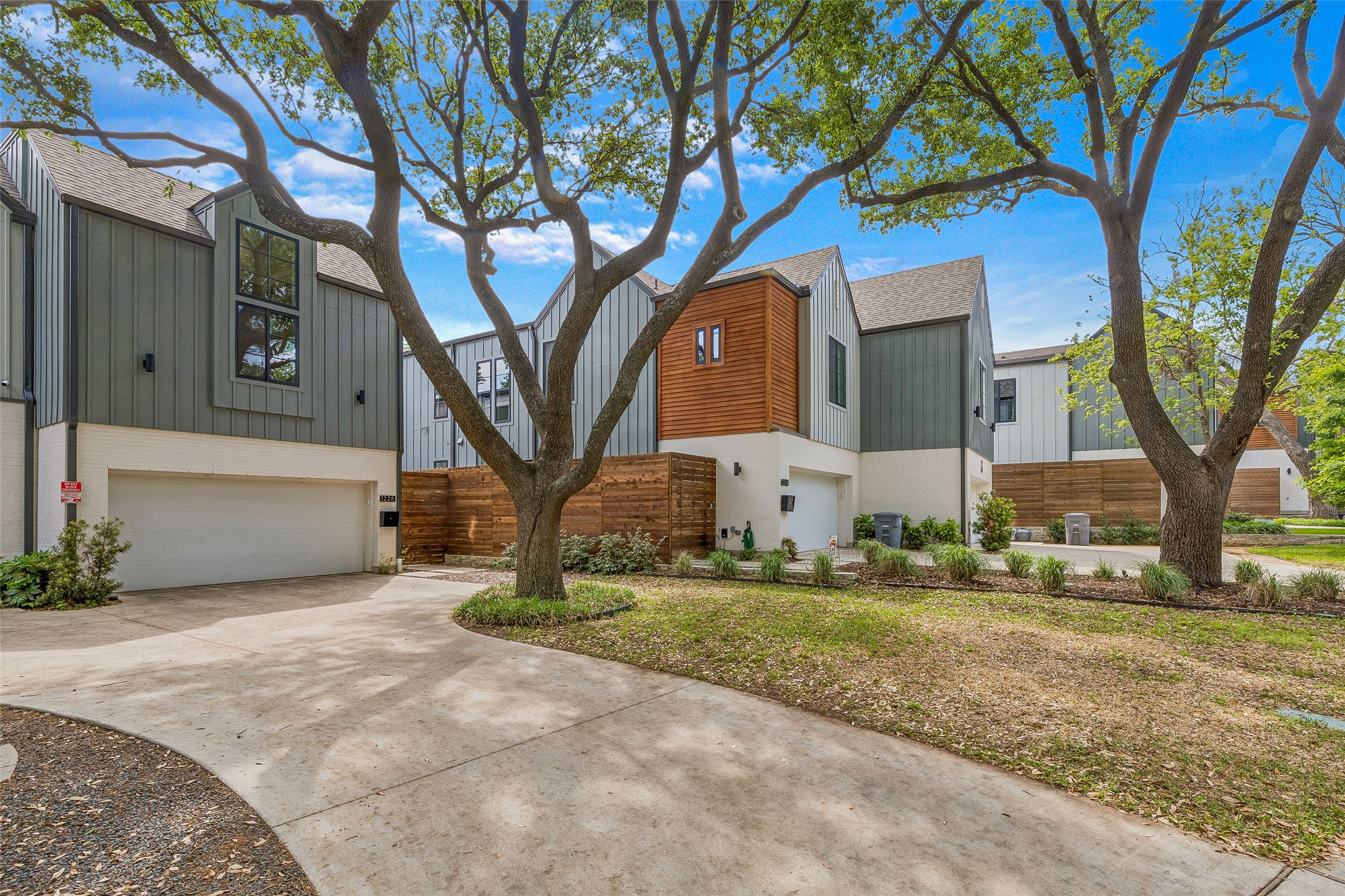 1228 Haines Avenue Dallas TX 75208