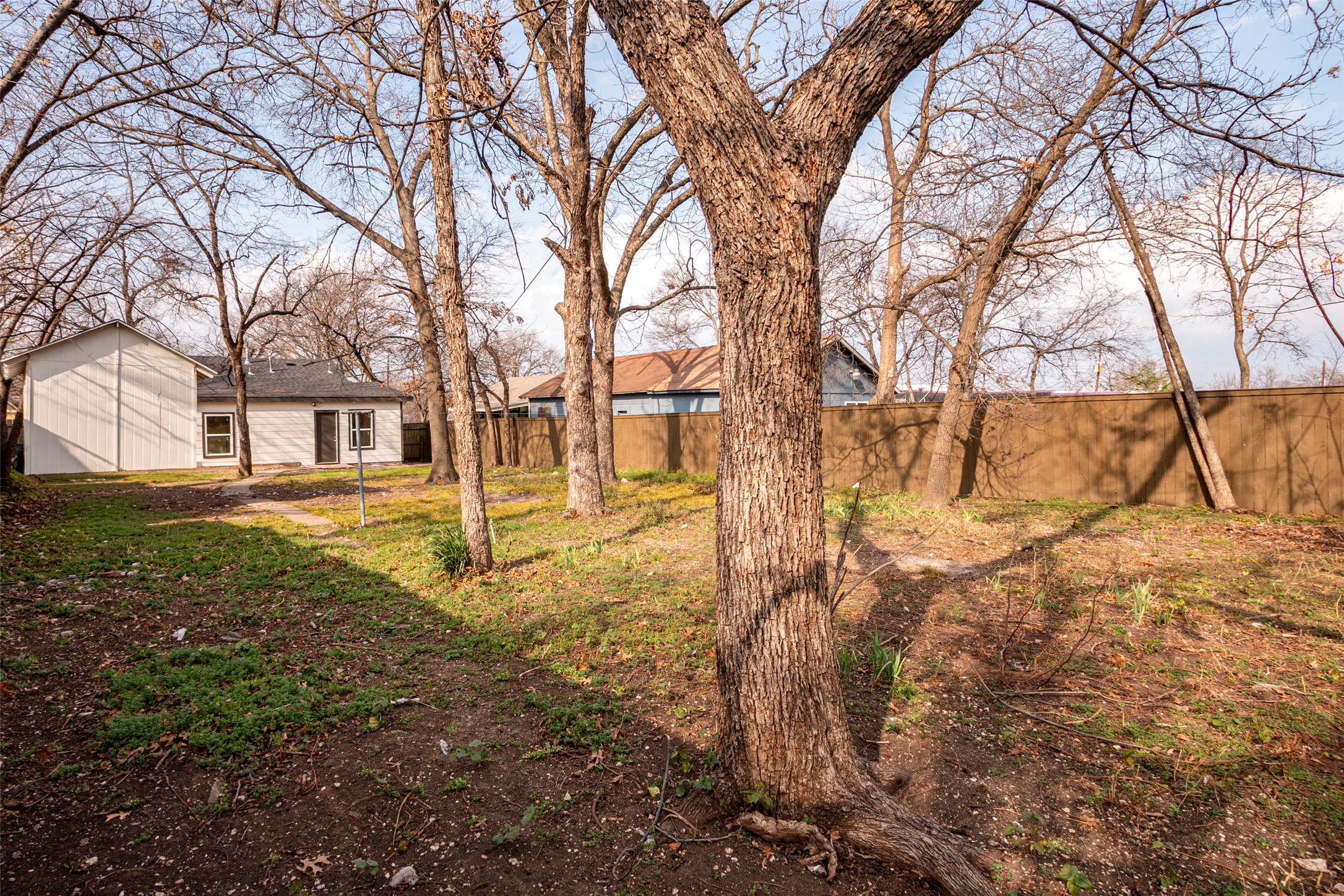 628 S Westmoreland Road Dallas TX 75211