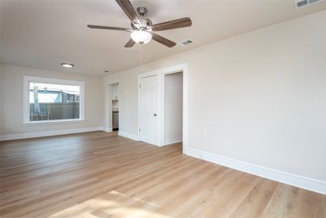 628 S Westmoreland Road Dallas TX 75211