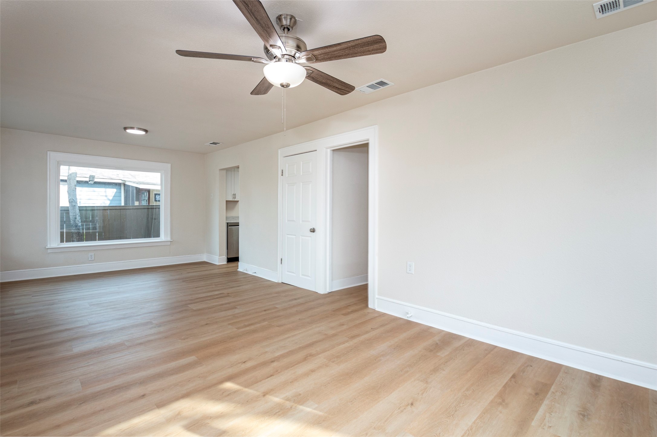 628 S Westmoreland Road Dallas TX 75211