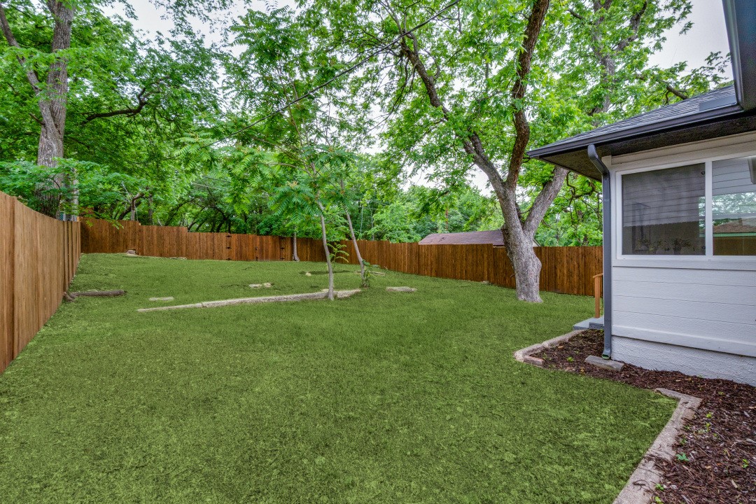 1431 Carson Street Dallas TX 75216